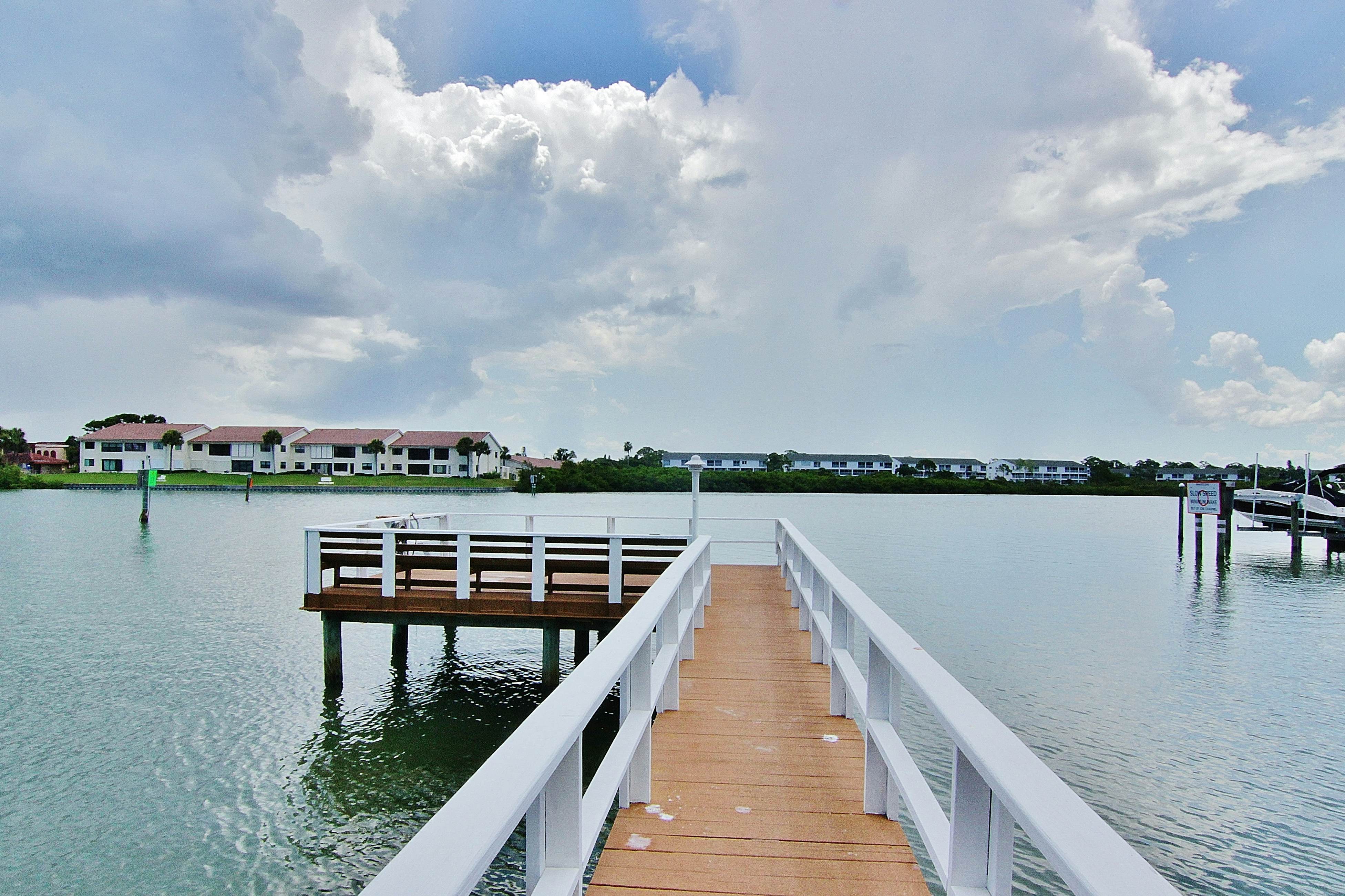 Gulf-side condo with heated pool, hot tub, central AC & W/D - snowbird-friendly