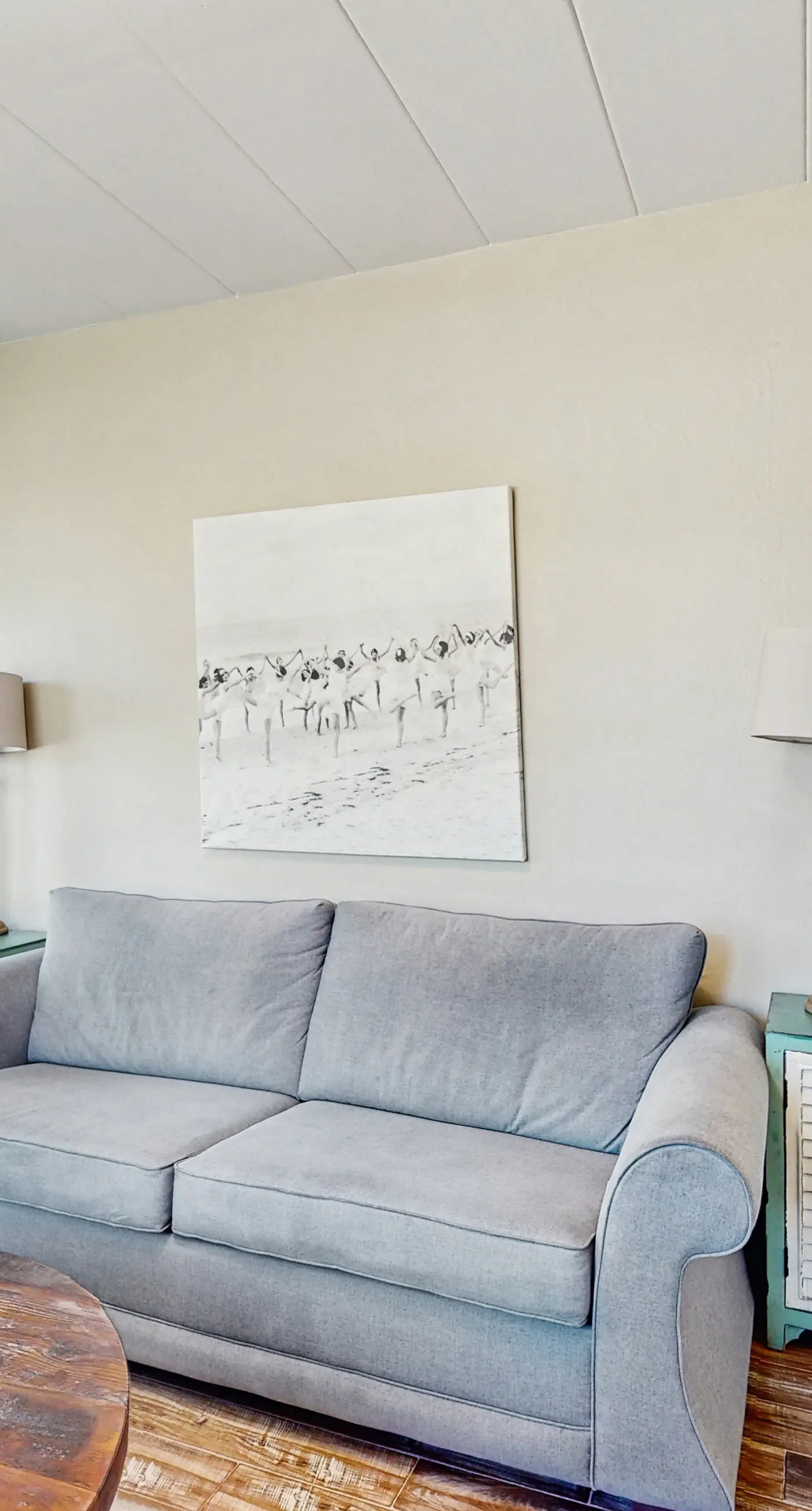 Gulf front condo top floor beach access full kitchen and central AC