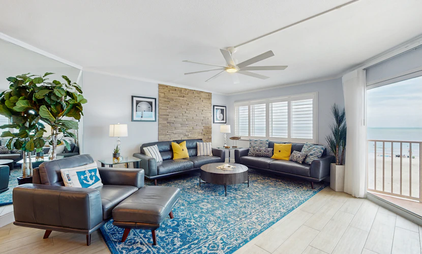 Spacious cottage with glorious Gulf view and beachfront heated pool and spa