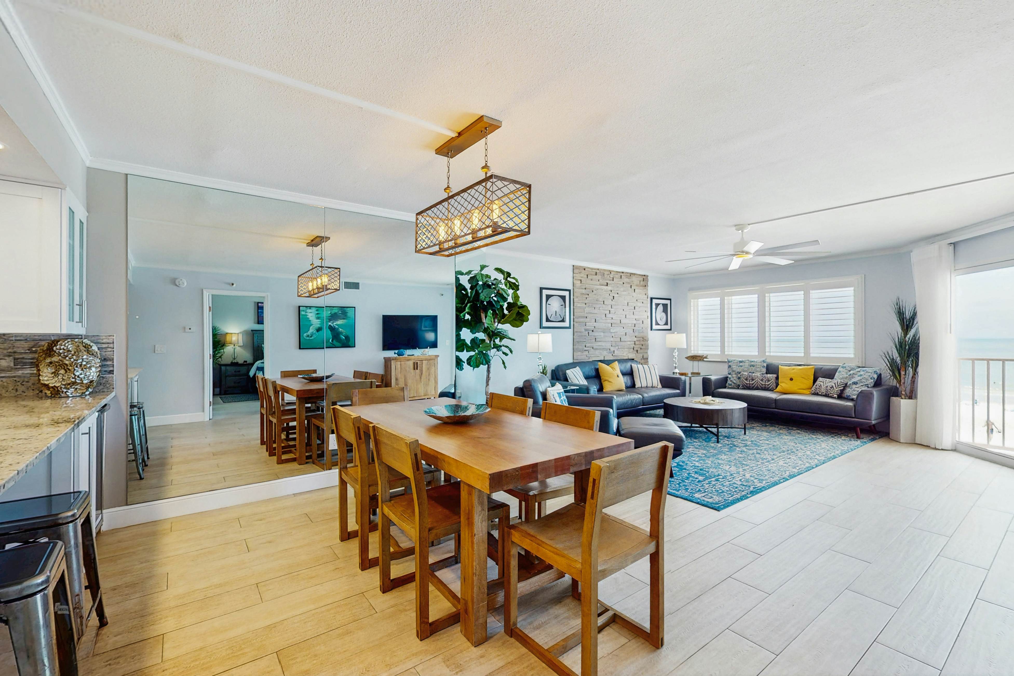 Spacious cottage with glorious Gulf view & beachfront heated pool & spa