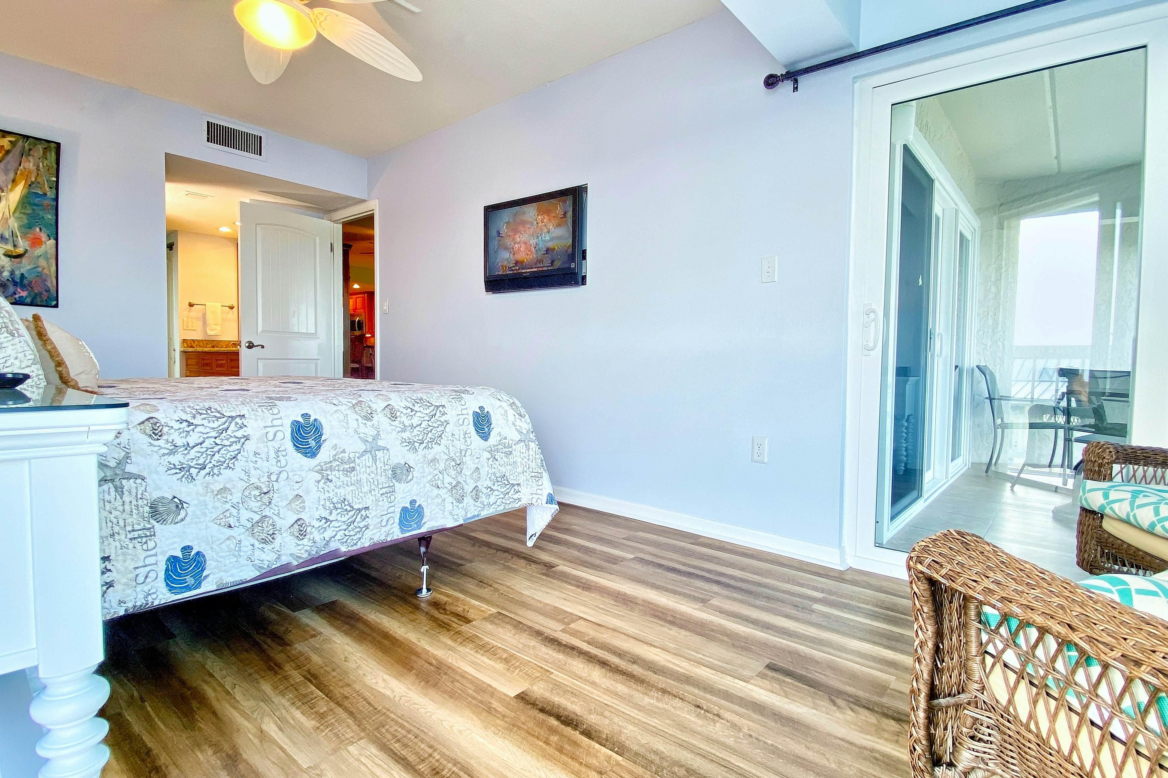 Water-view getaway with heated pool, hot tub, central AC & W/D - snowbird-friendly