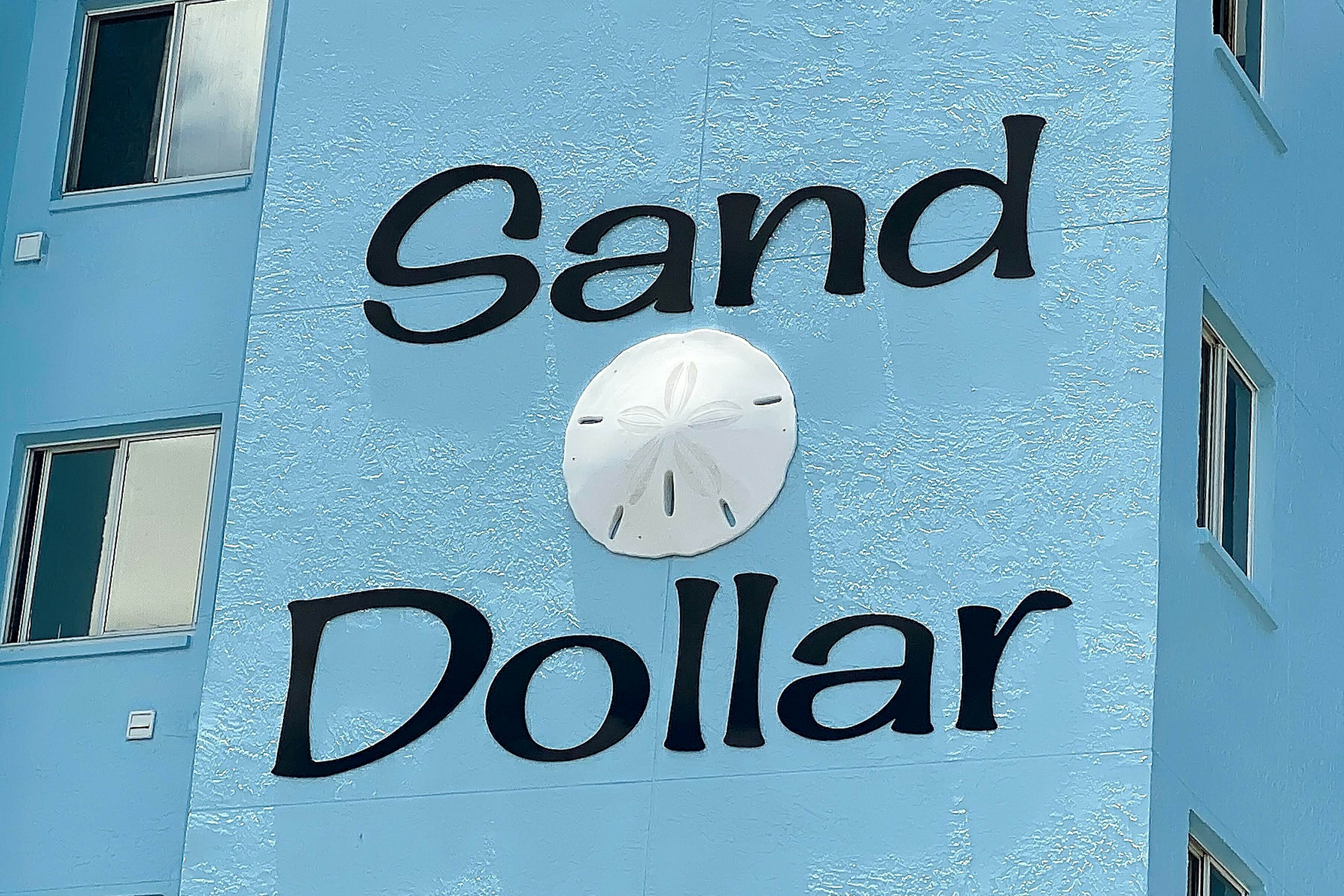 Corner beach condo with Gulf views, beachside Pool & Hot tub