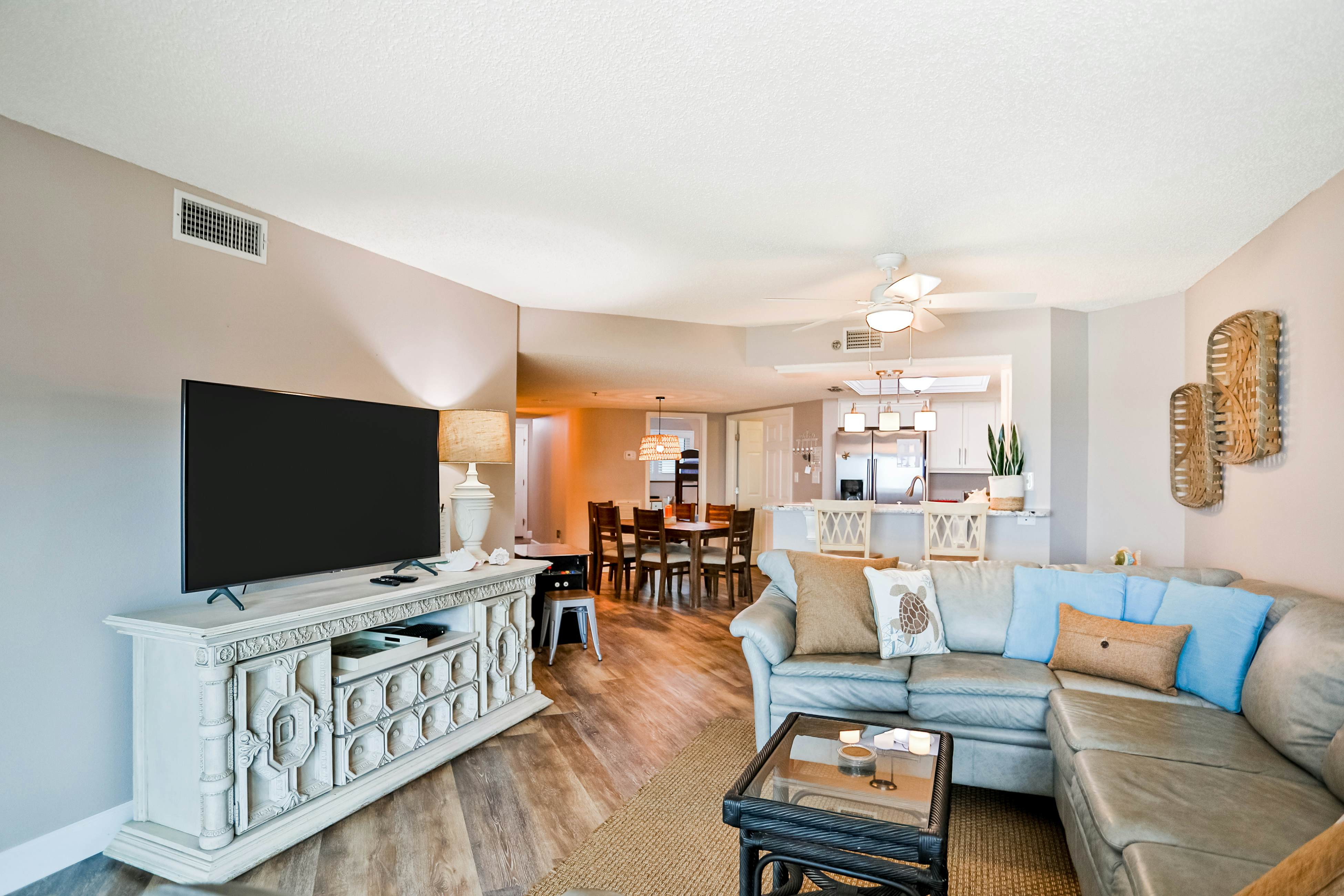 4th-floor beachfront corner condo with private balcony, views, heated pool, BBQ, AC