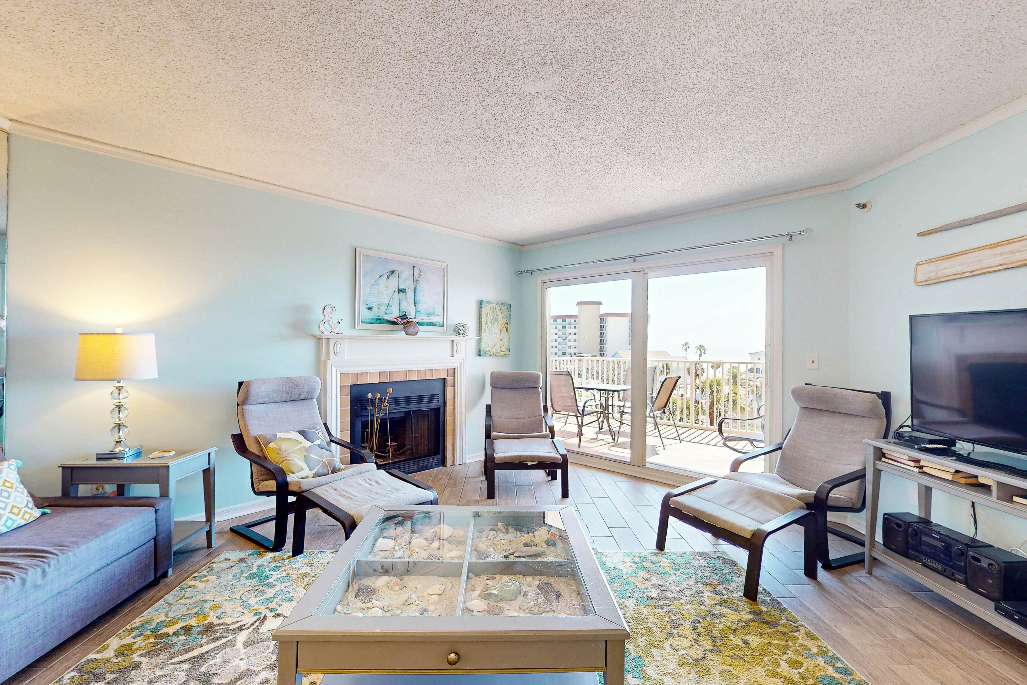 Seashore getaway with partial Gulf view & beachfront heated pool & spa