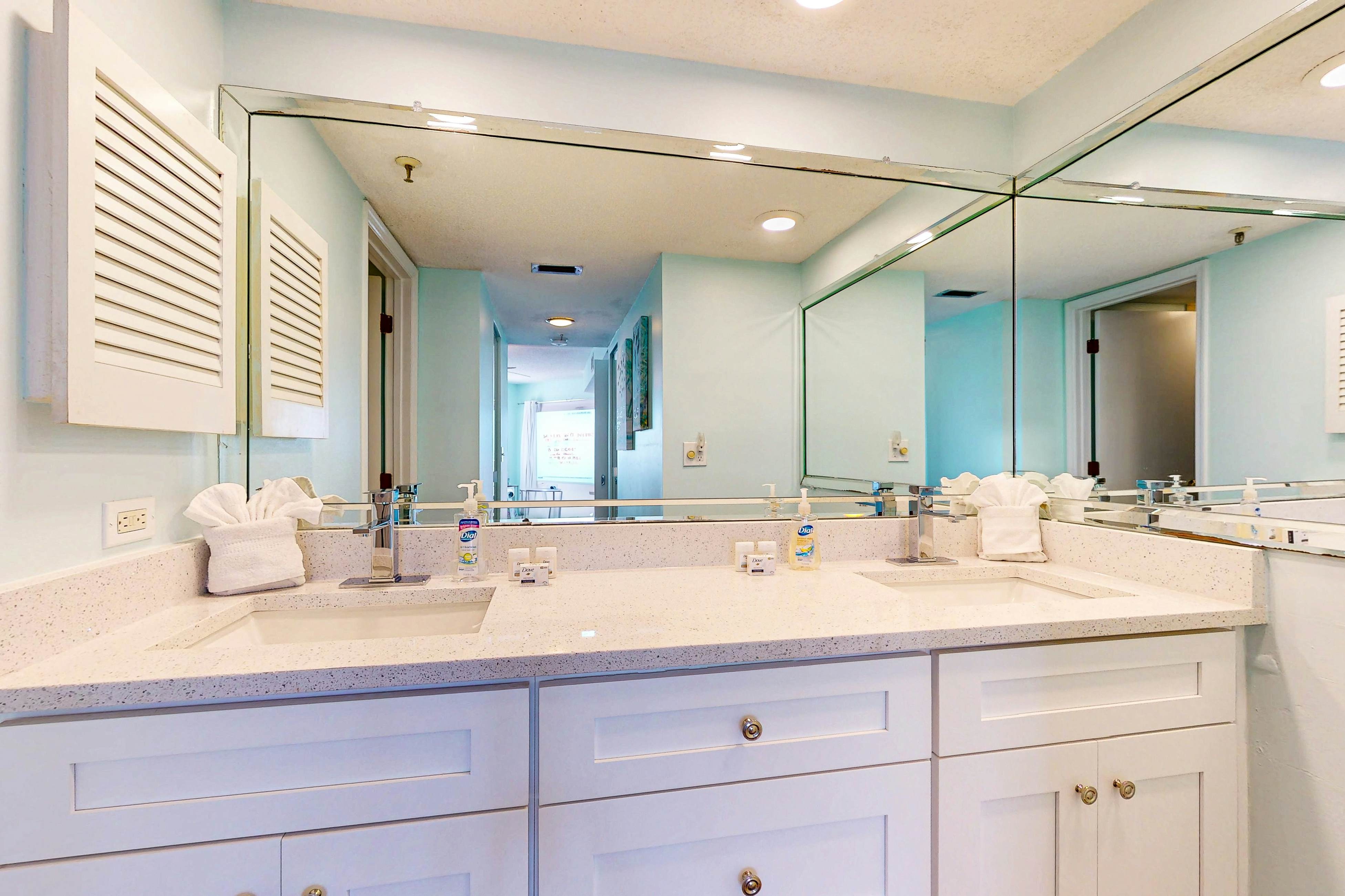 Seashore getaway with partial Gulf view & beachfront heated pool & spa