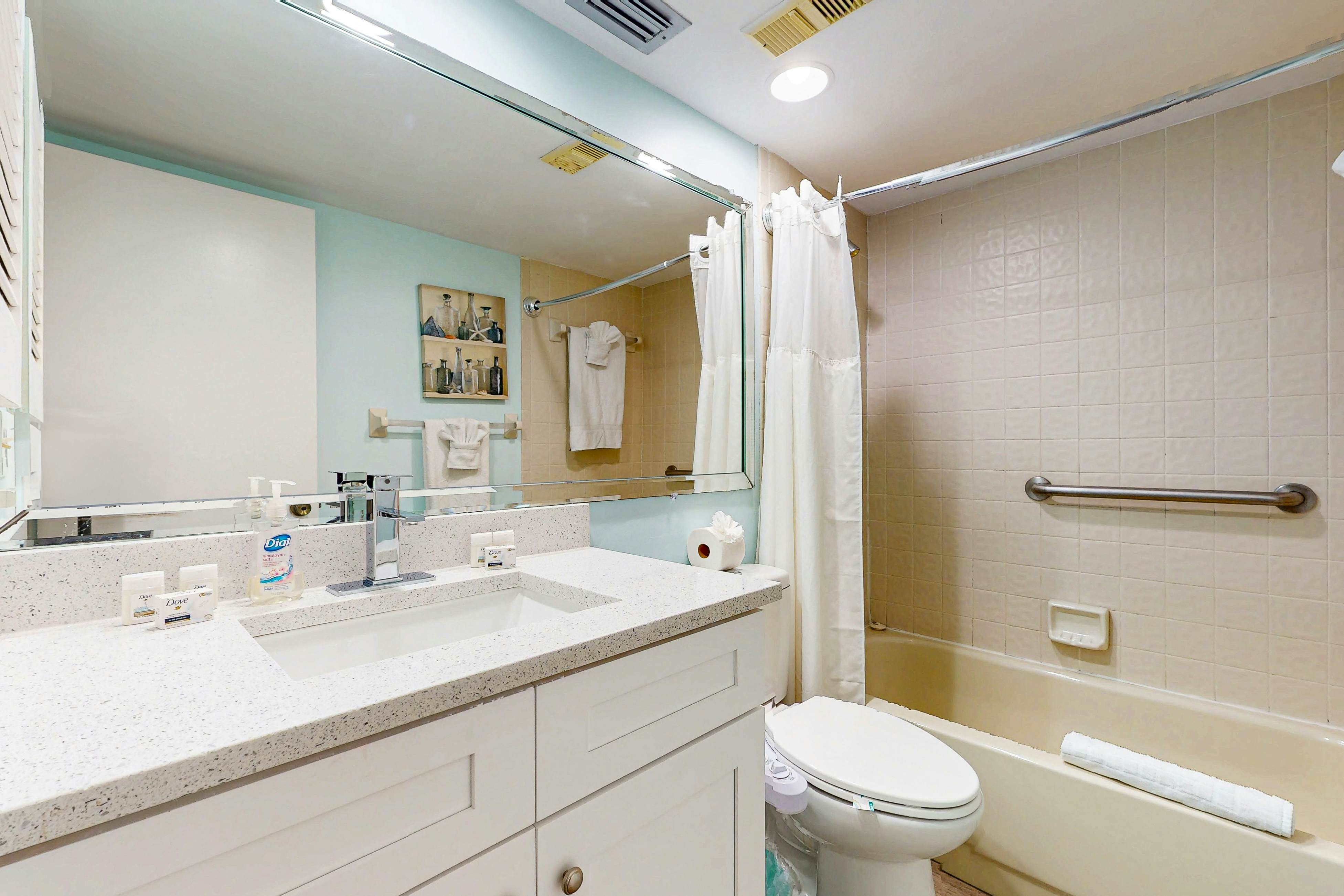 Seashore getaway with partial Gulf view & beachfront heated pool & spa