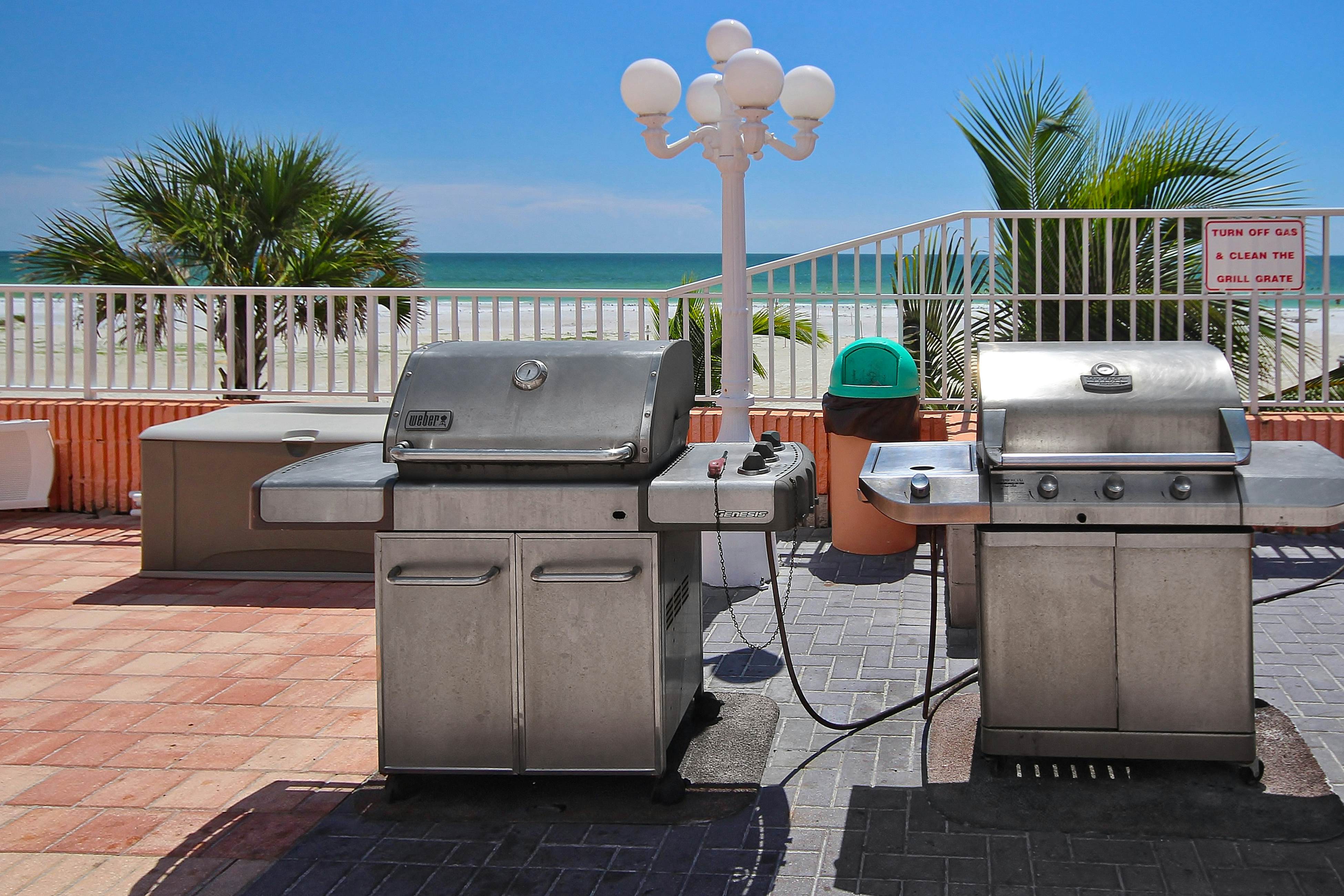 Seashore getaway with partial Gulf view & beachfront heated pool & spa