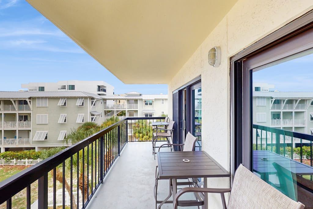 Sand Castle condo with Gulf view balcony heated pool hot tub and beach access