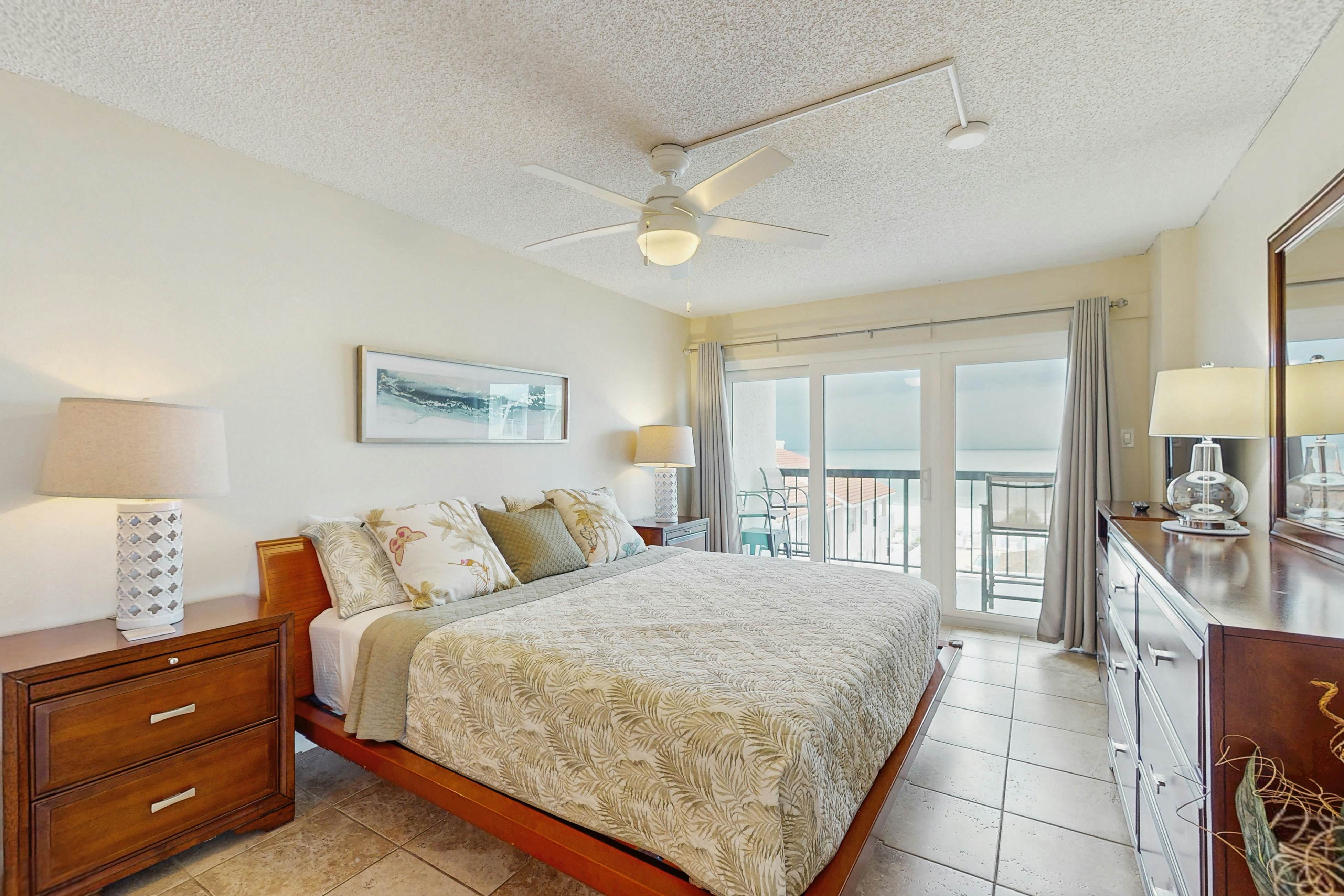 Sand Castle condo with Gulf-view balcony, heated pool, hot tub & beach access