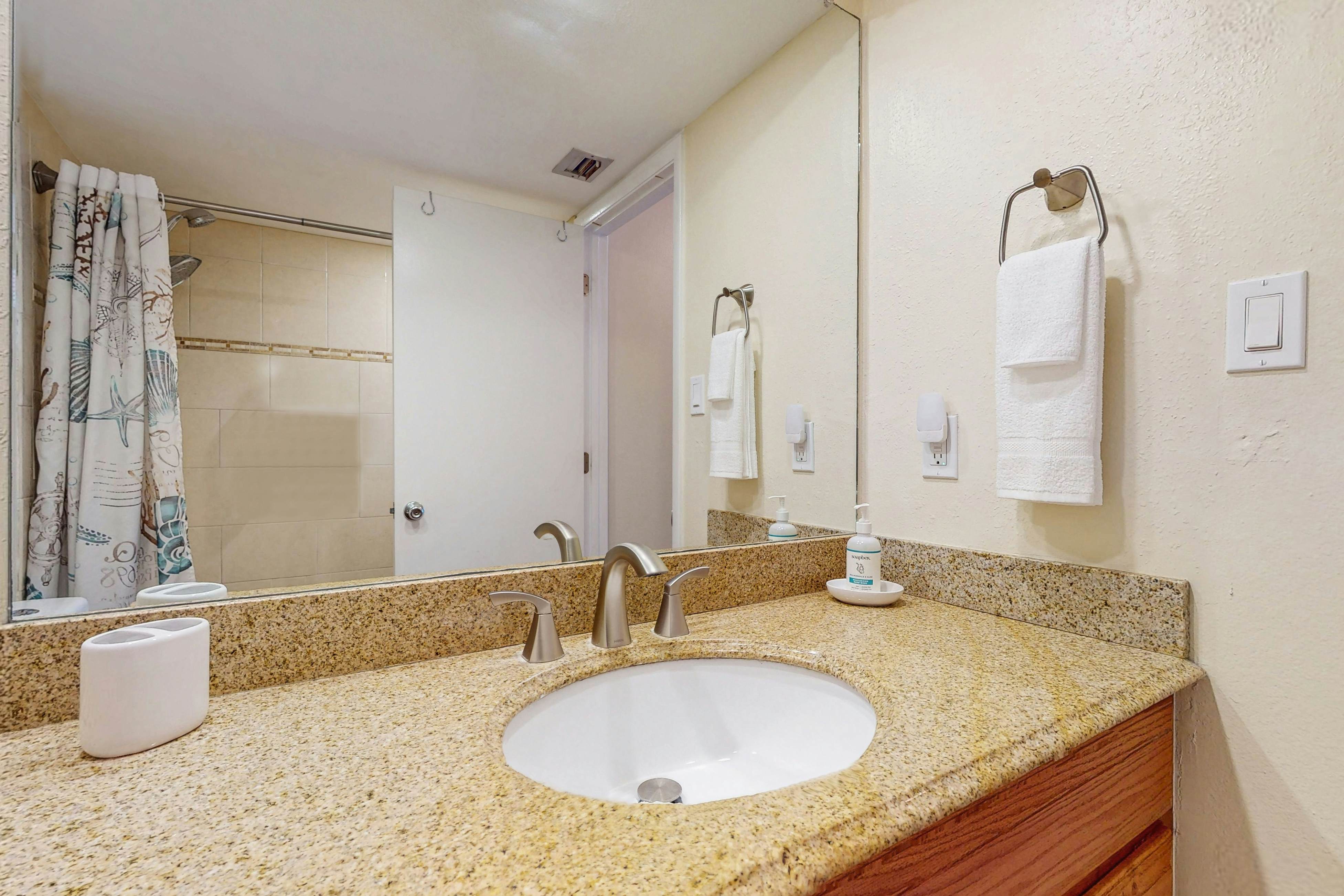 Sand Castle condo with Gulf-view balcony, heated pool, hot tub & beach access