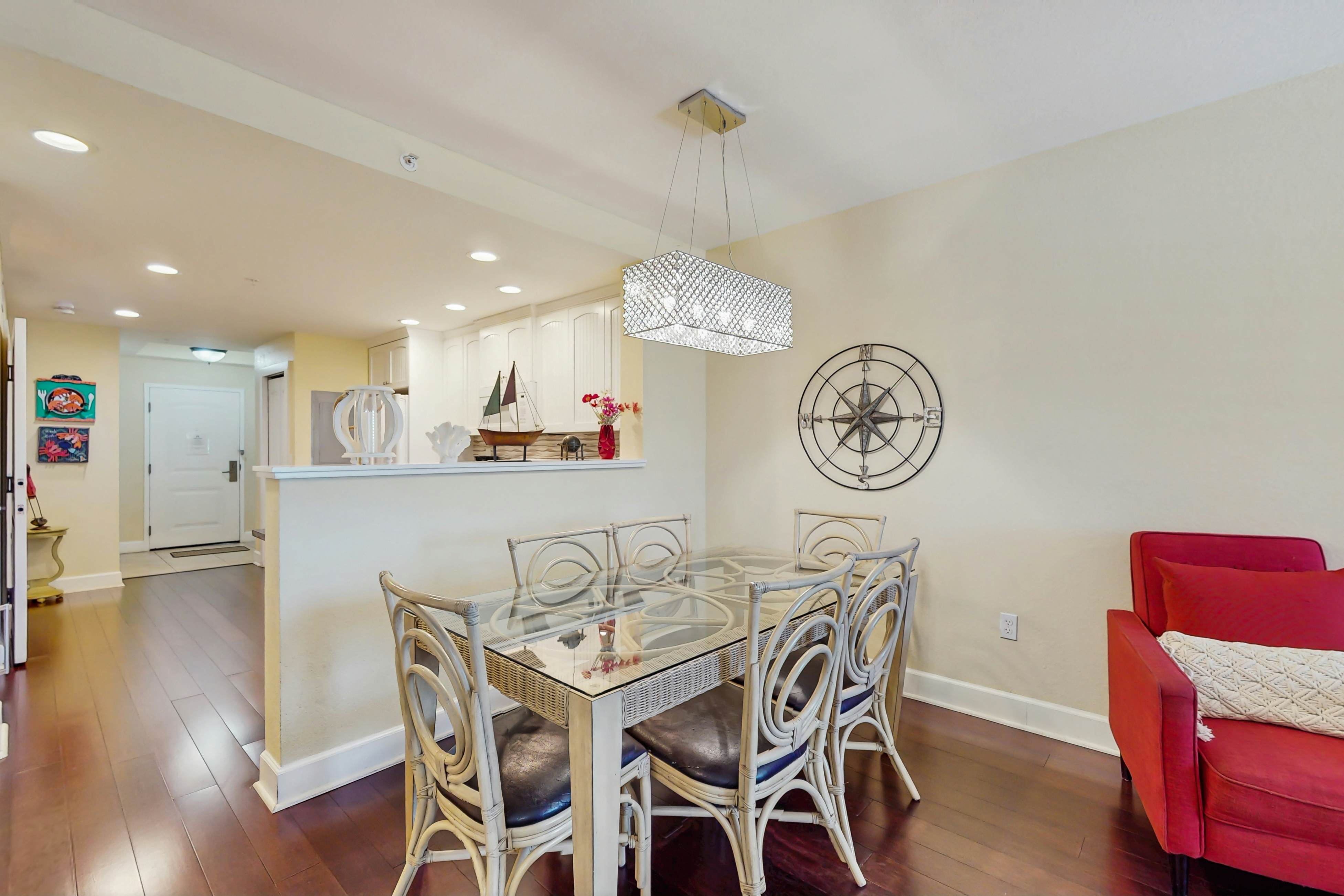 Stylish, snowbird-friendly condo near the beach with AC & W/D - dog-friendly