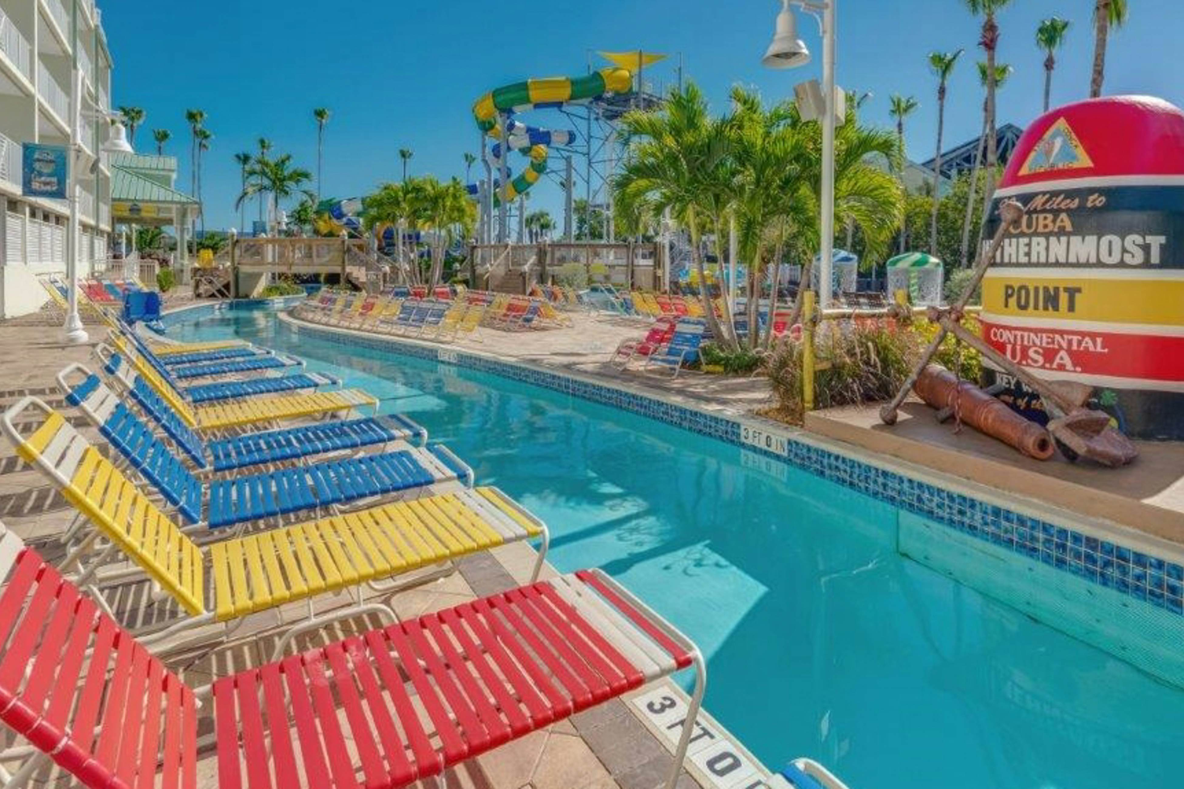 Stylish, snowbird-friendly condo near the beach with AC & W/D - dog-friendly