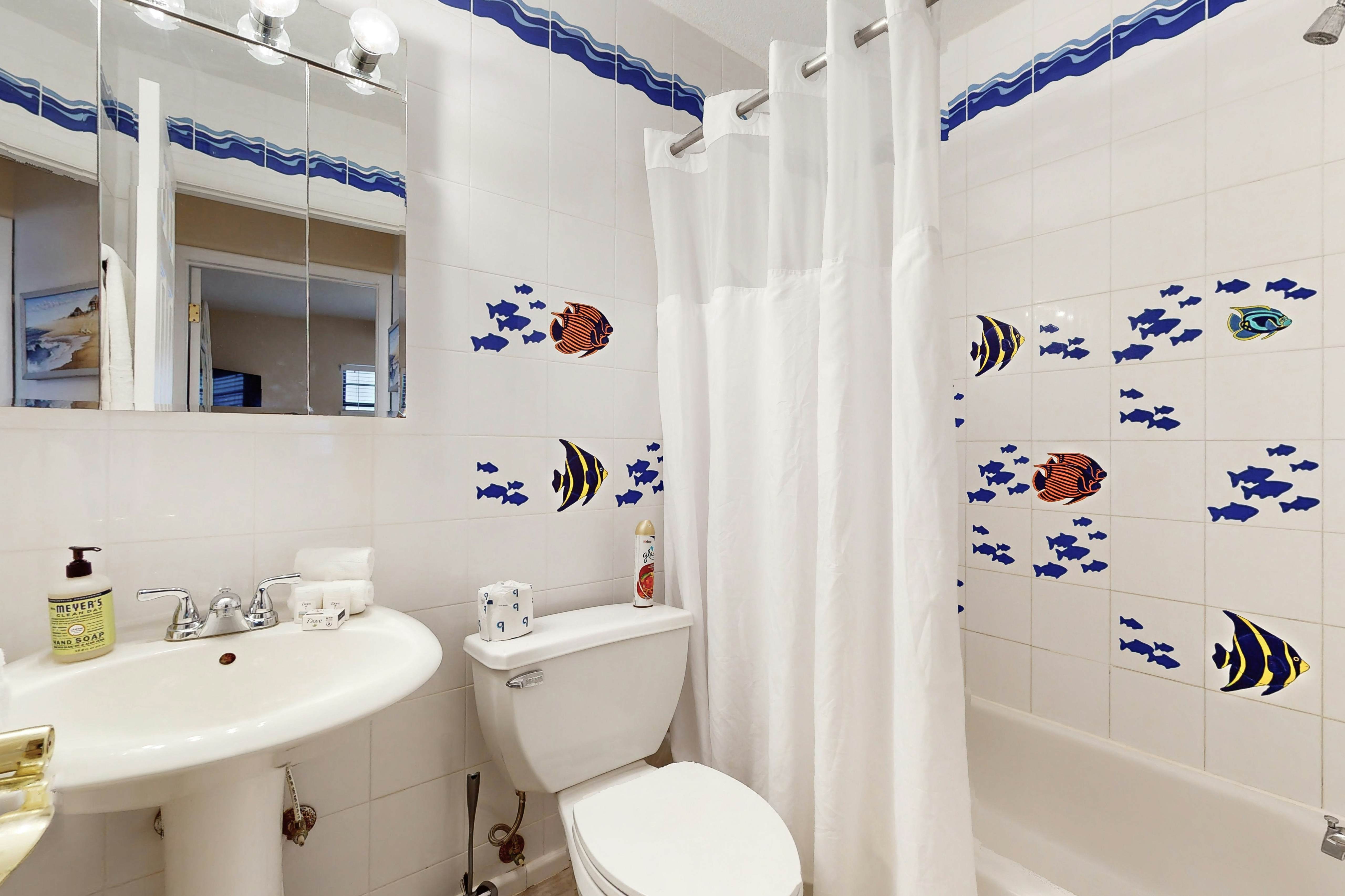 Beachfront condo with jaw-dropping Gulf views - full kitchen & central AC