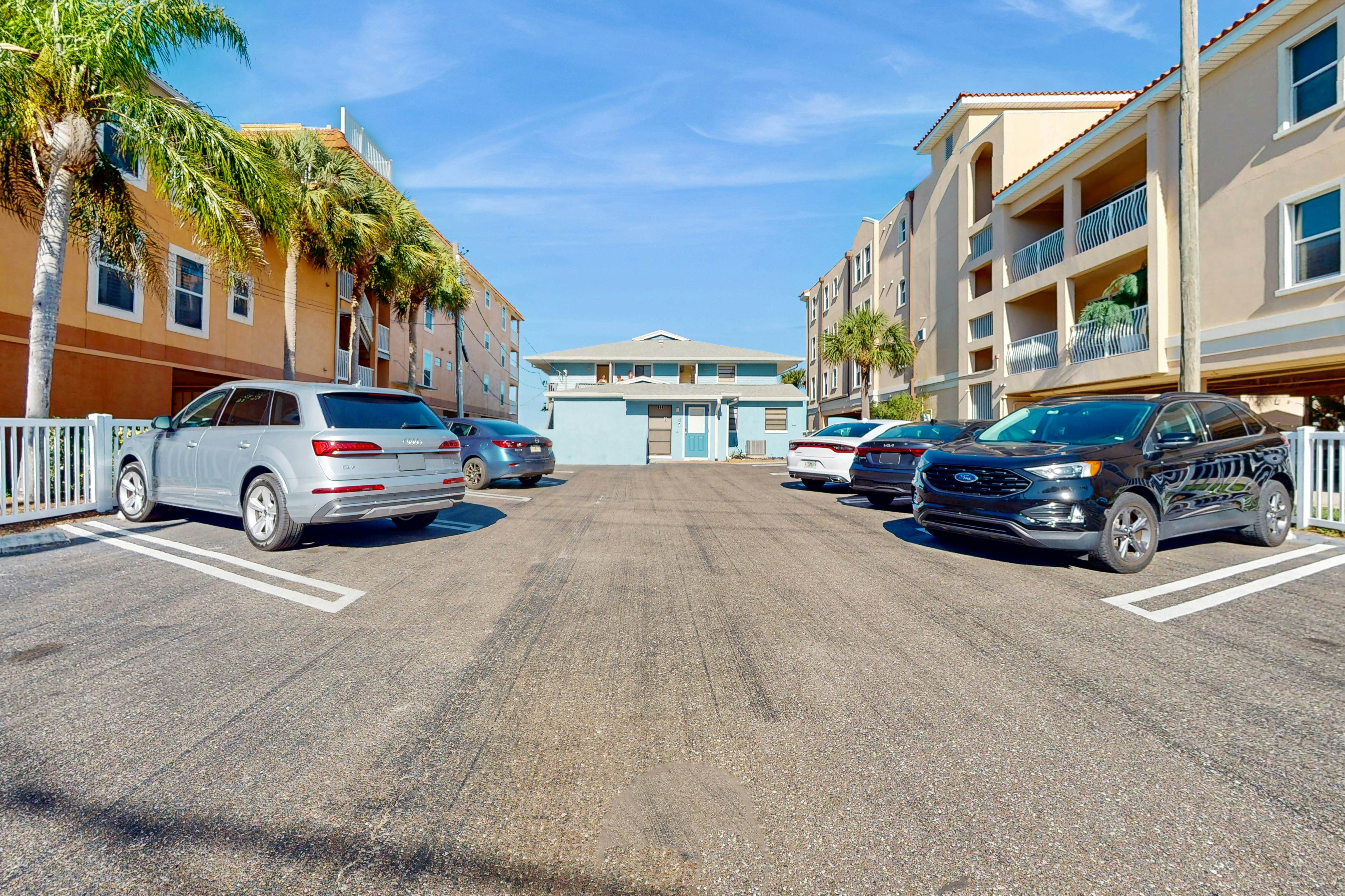Beachfront condo with jaw-dropping Gulf views - full kitchen & central AC