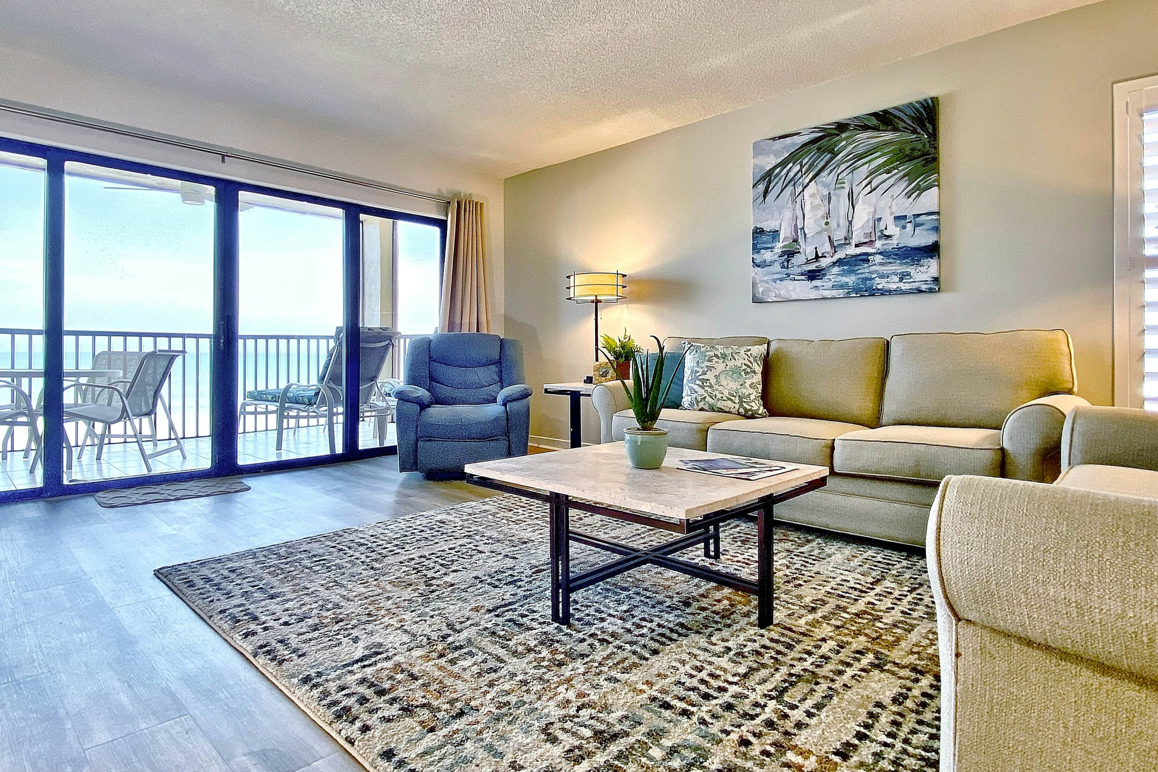 Pristine condo with sweeping Gulf views, pool, sauna, & tennis