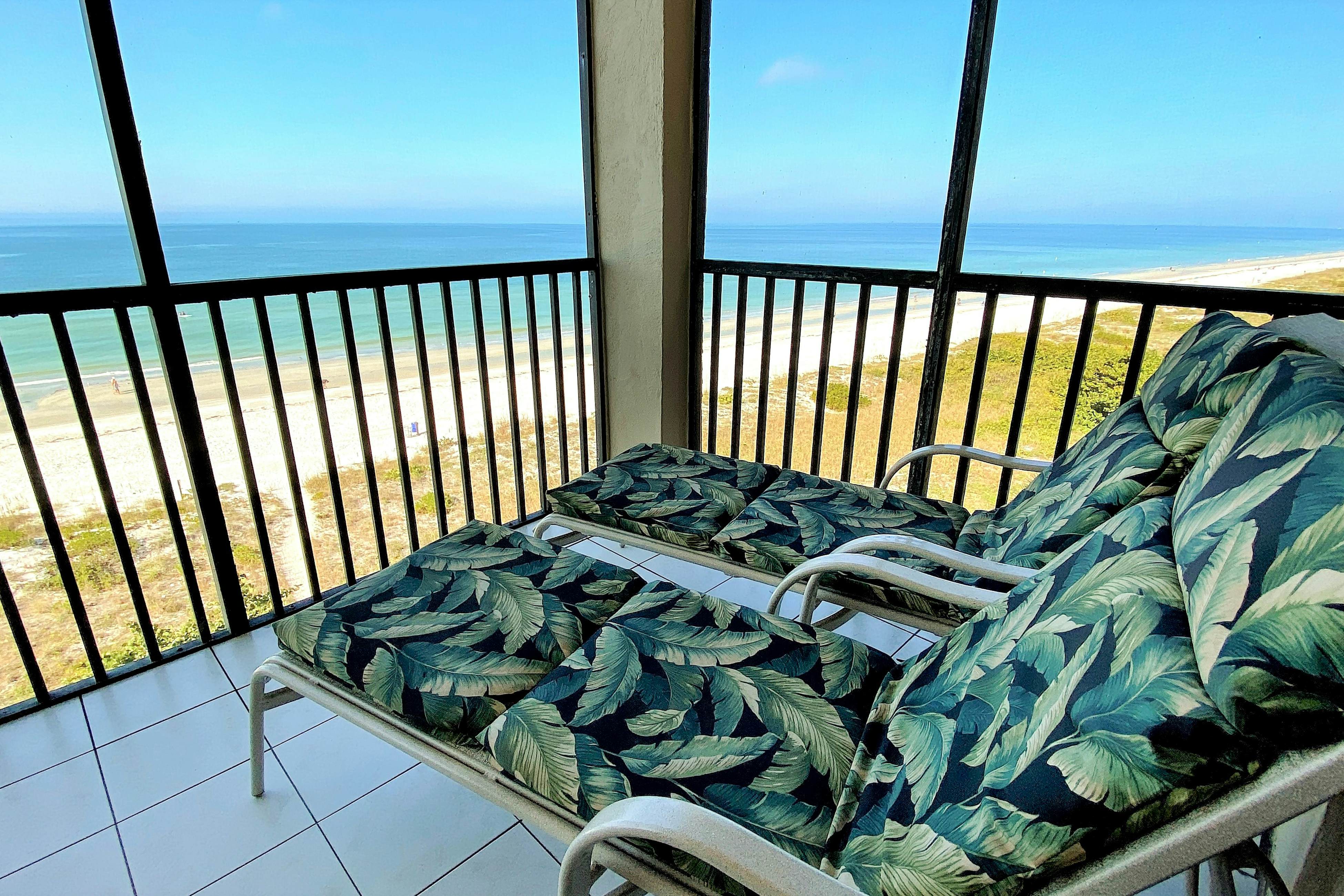 Pristine condo with sweeping Gulf views, pool, sauna, & tennis