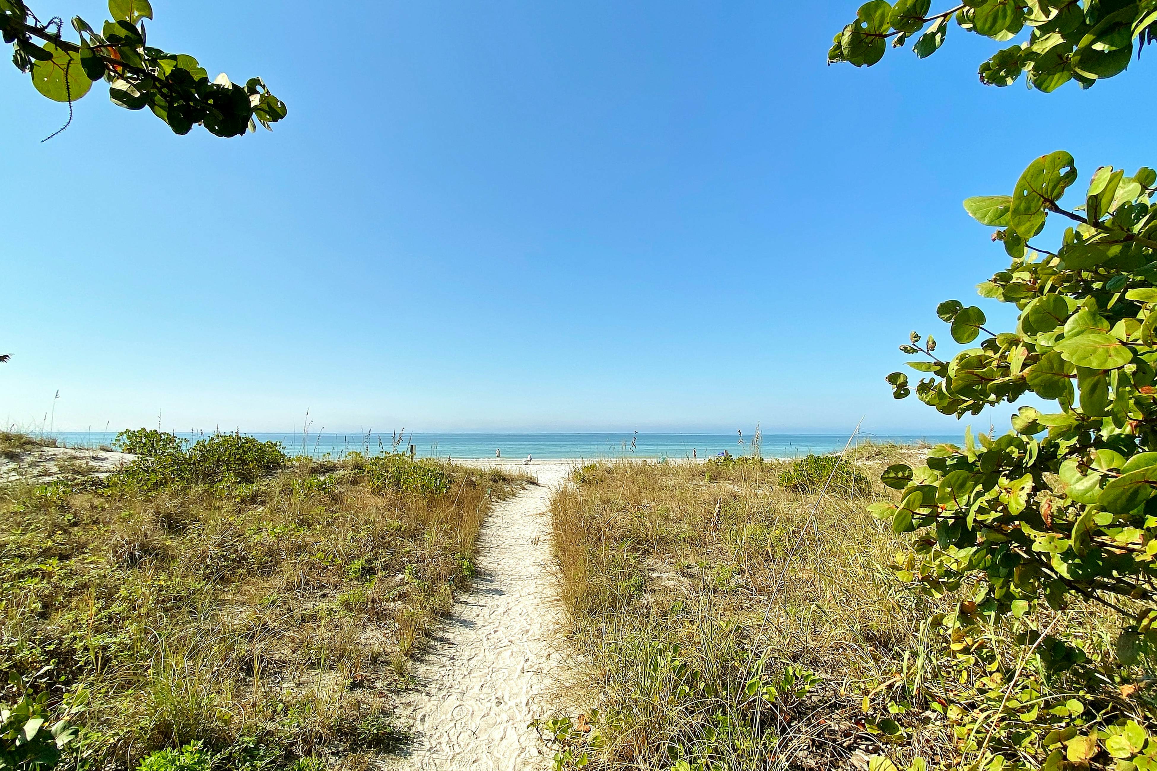 Pristine condo with sweeping Gulf views, pool, sauna, & tennis