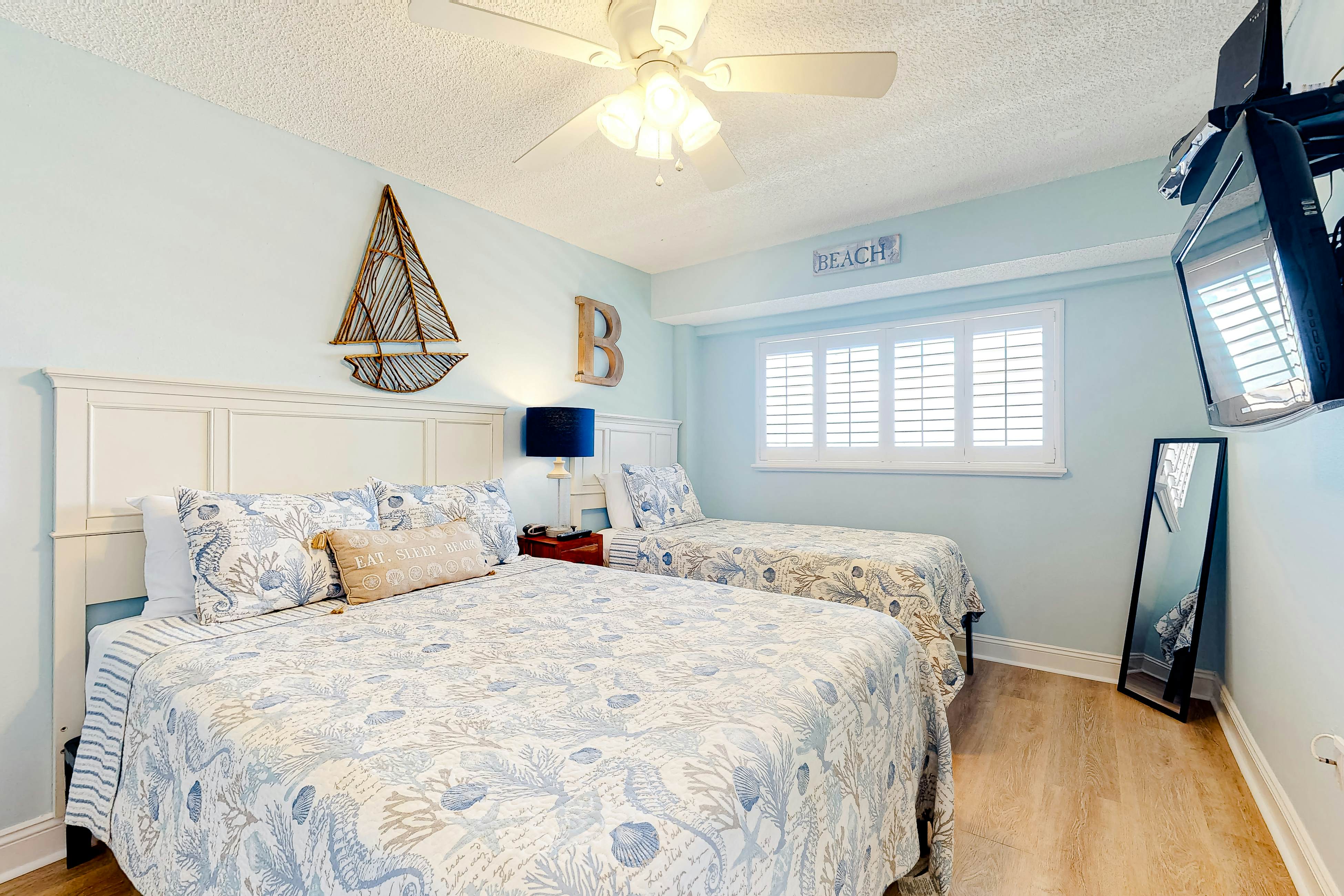 Waterfront condo with heated pool, hot tub, central AC & W/D - snowbird-friendly