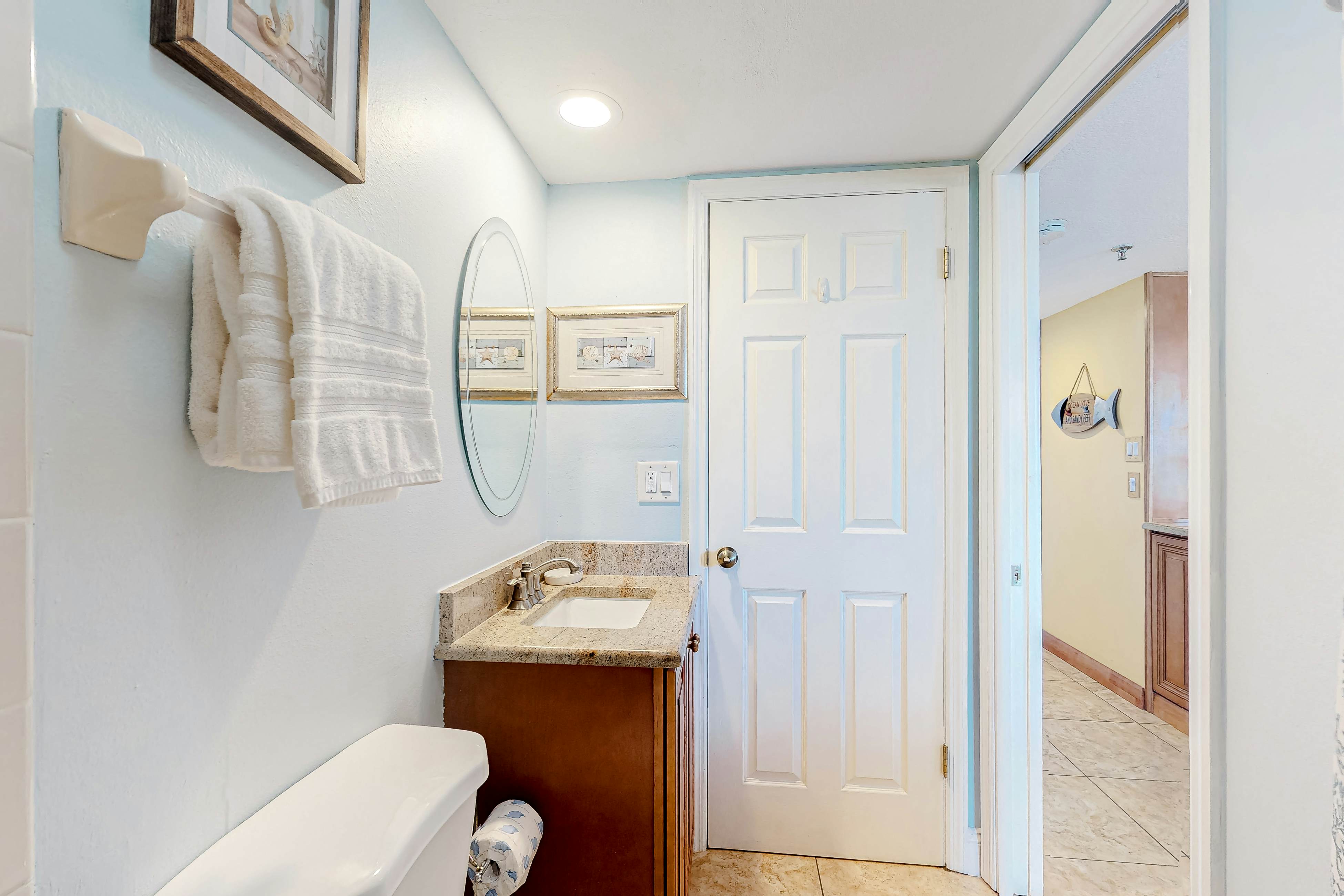 Waterfront condo with heated pool, hot tub, central AC & W/D - snowbird-friendly