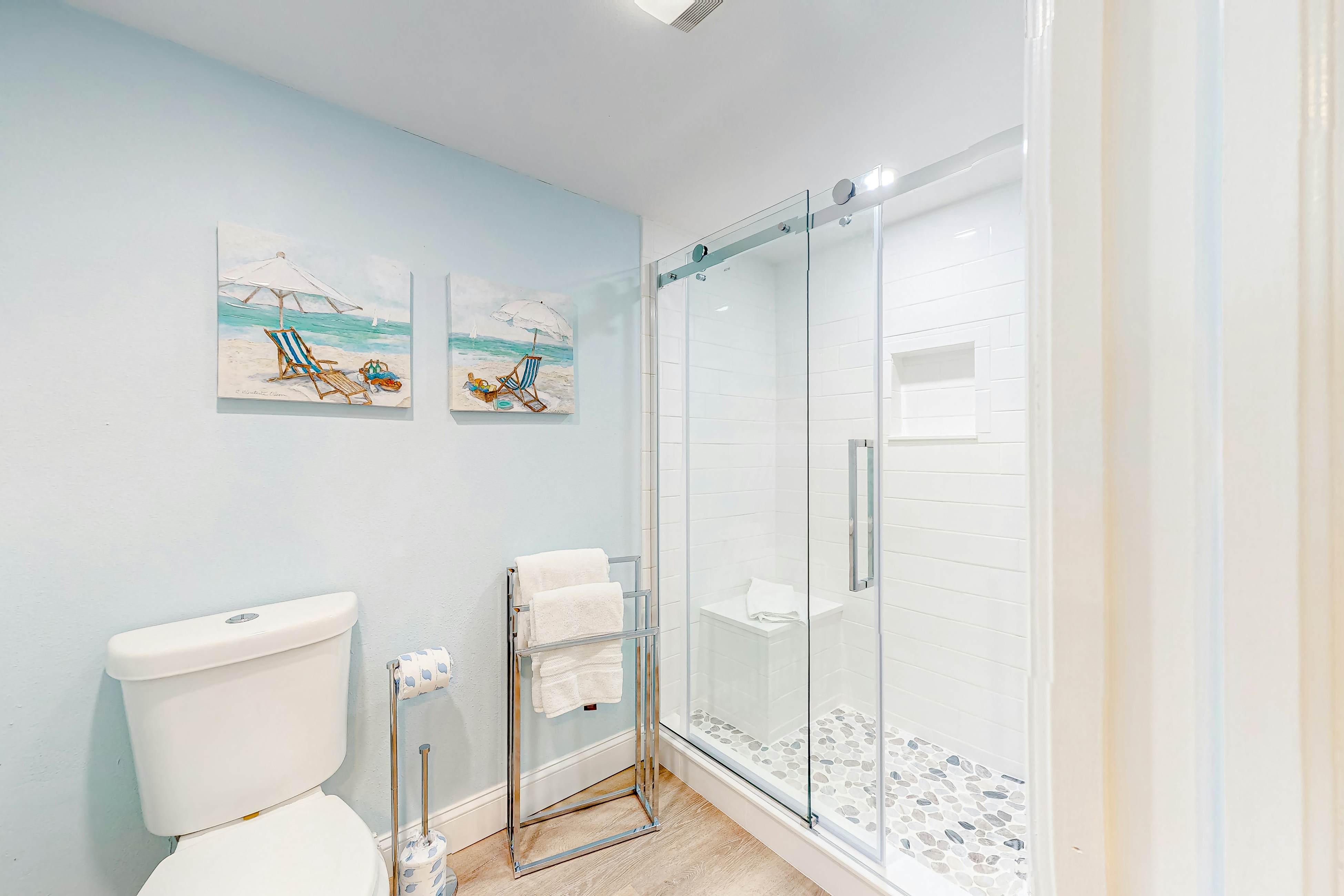 Waterfront condo with heated pool, hot tub, central AC & W/D - snowbird-friendly