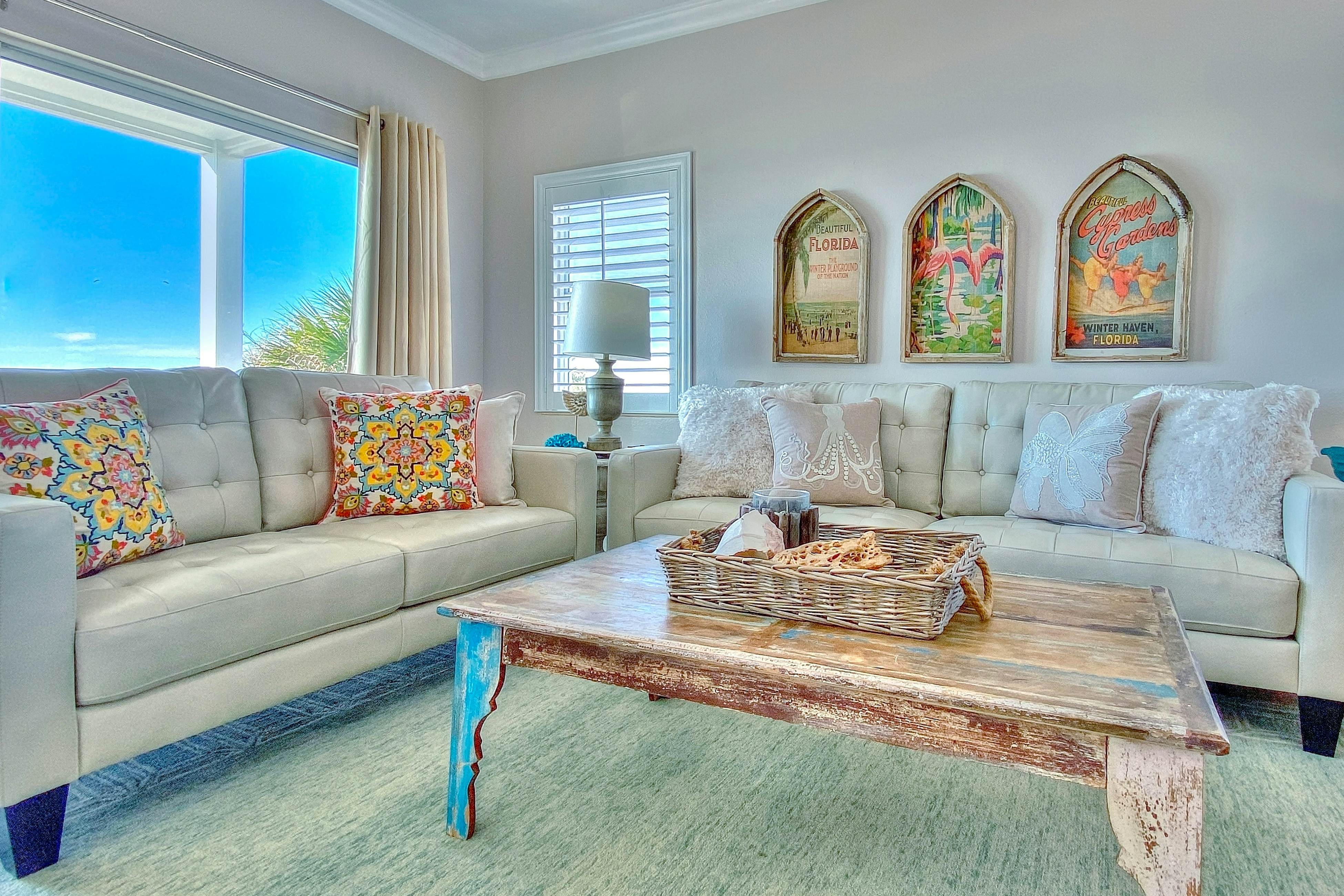 Beachfront condo with WiFi, EV chargers, AC - one dog welcome