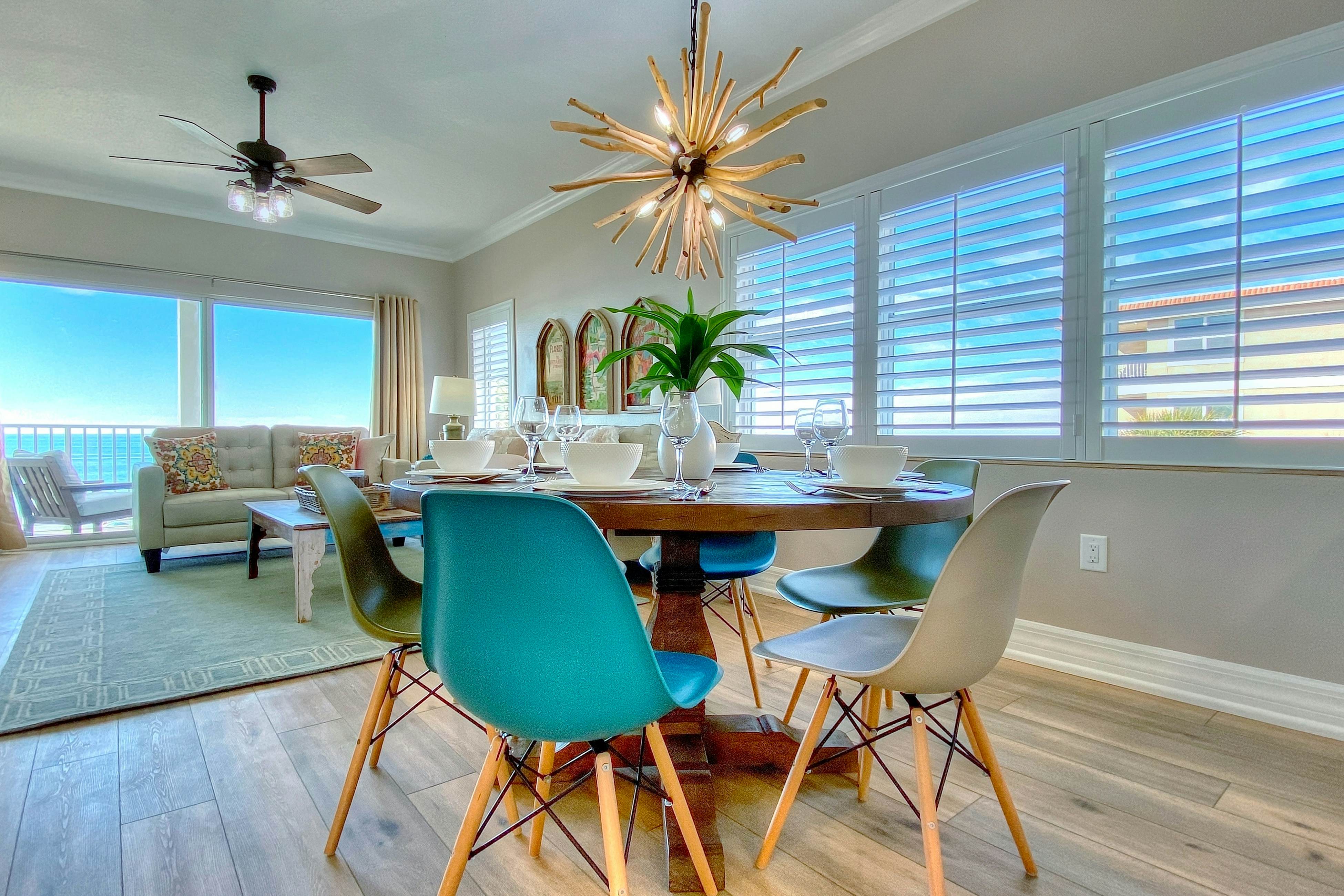 Beachfront condo with WiFi, EV chargers, AC - one dog welcome