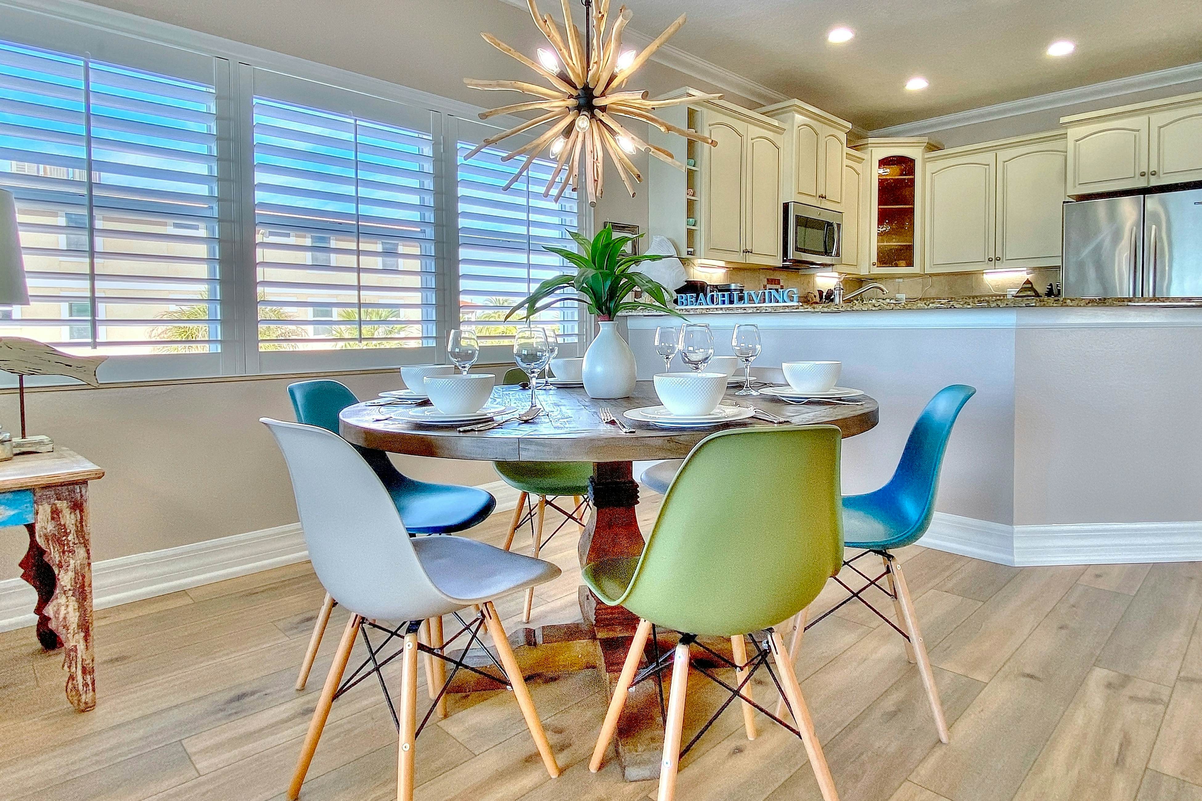 Beachfront condo with WiFi, EV chargers, AC - one dog welcome