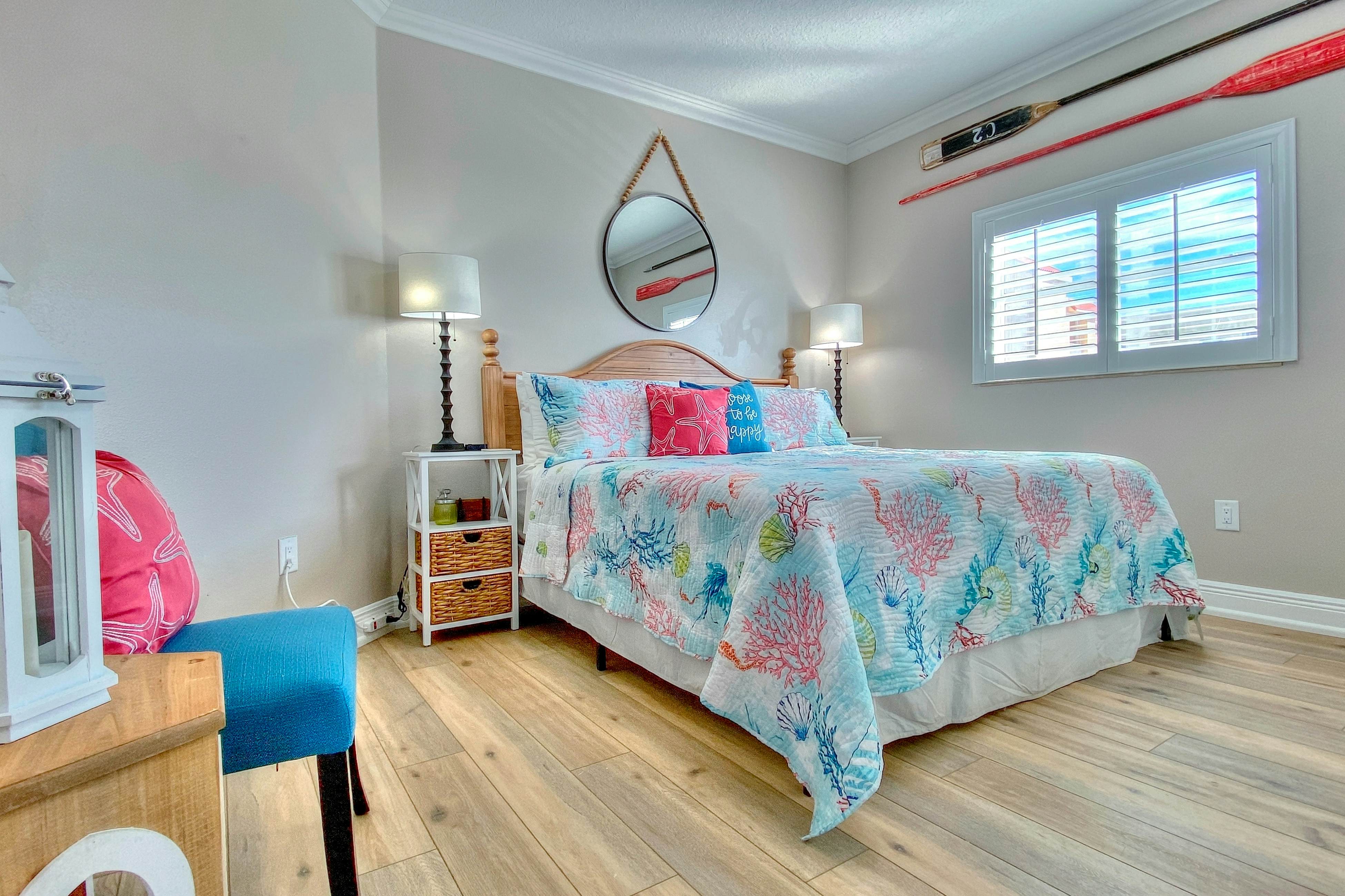 Beachfront condo with WiFi, EV chargers, AC - one dog welcome