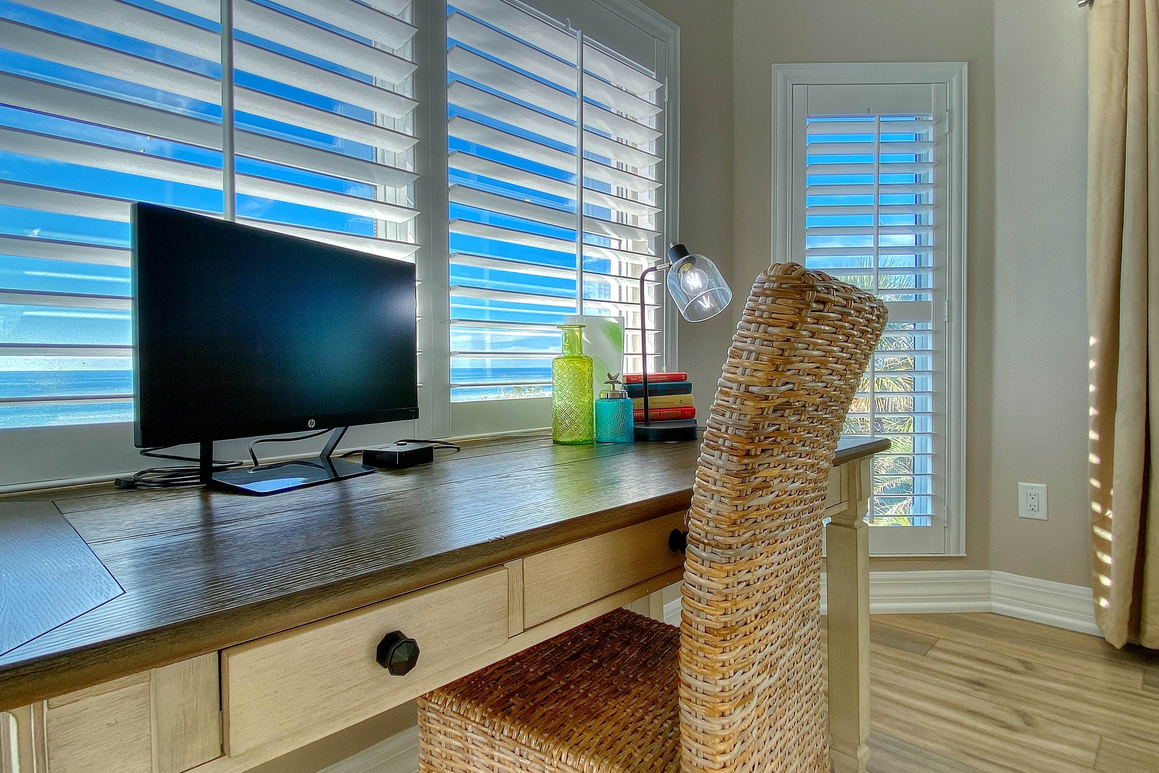 Beachfront condo with WiFi, EV chargers, AC - one dog welcome