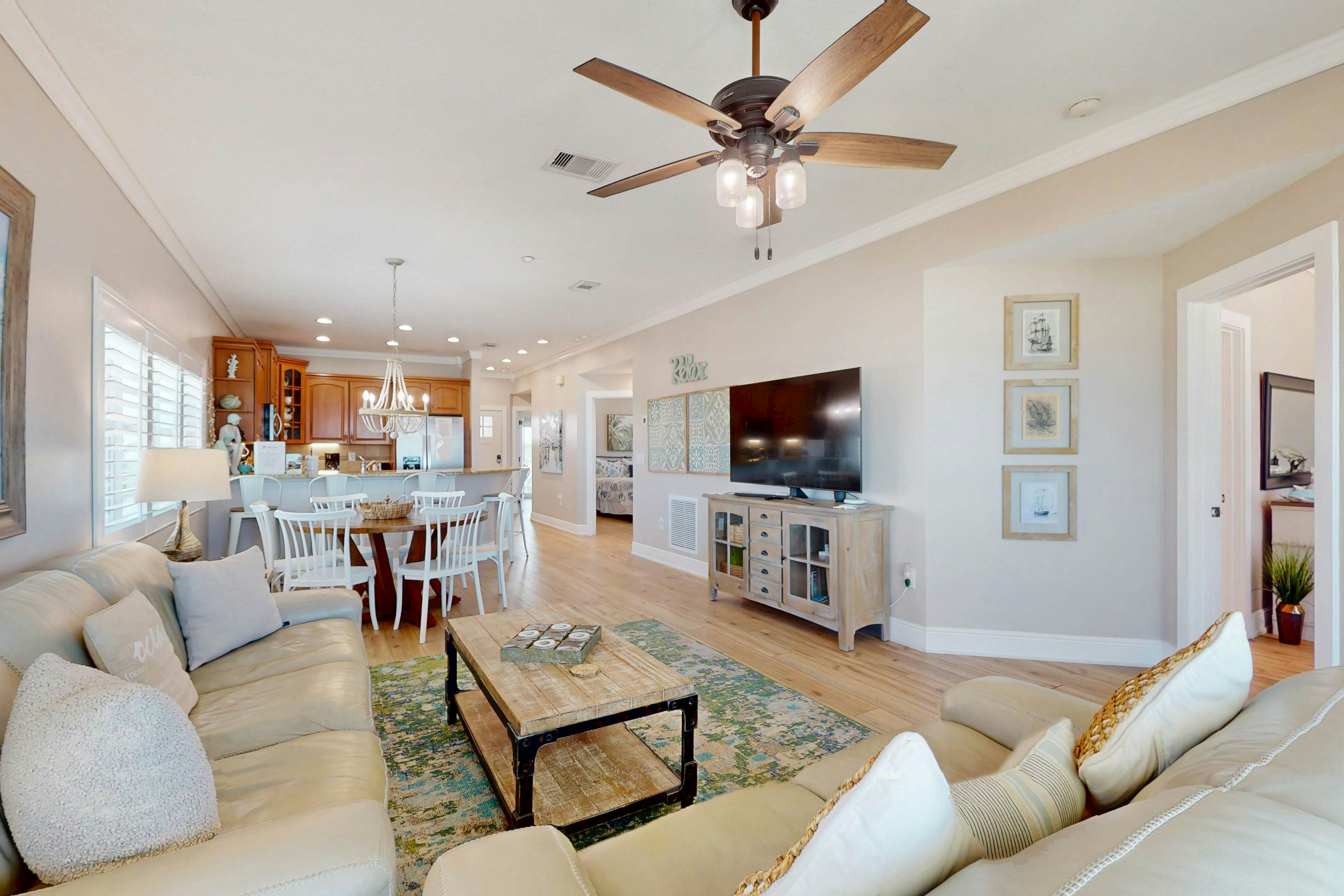 Dog-friendly beachfront paradise with WiFi, AC, washer/dryer