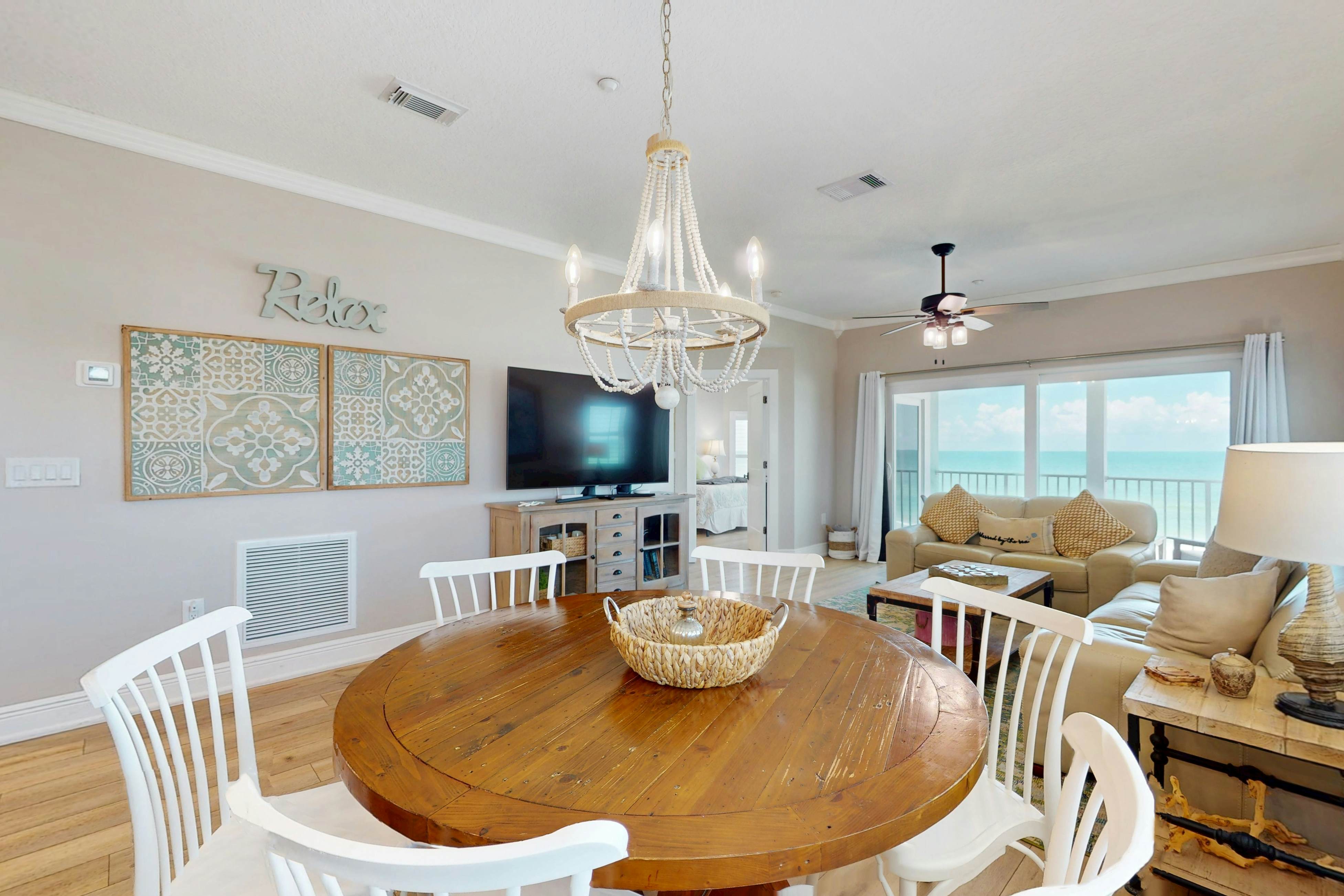 Dog-friendly beachfront paradise with WiFi, AC, washer/dryer