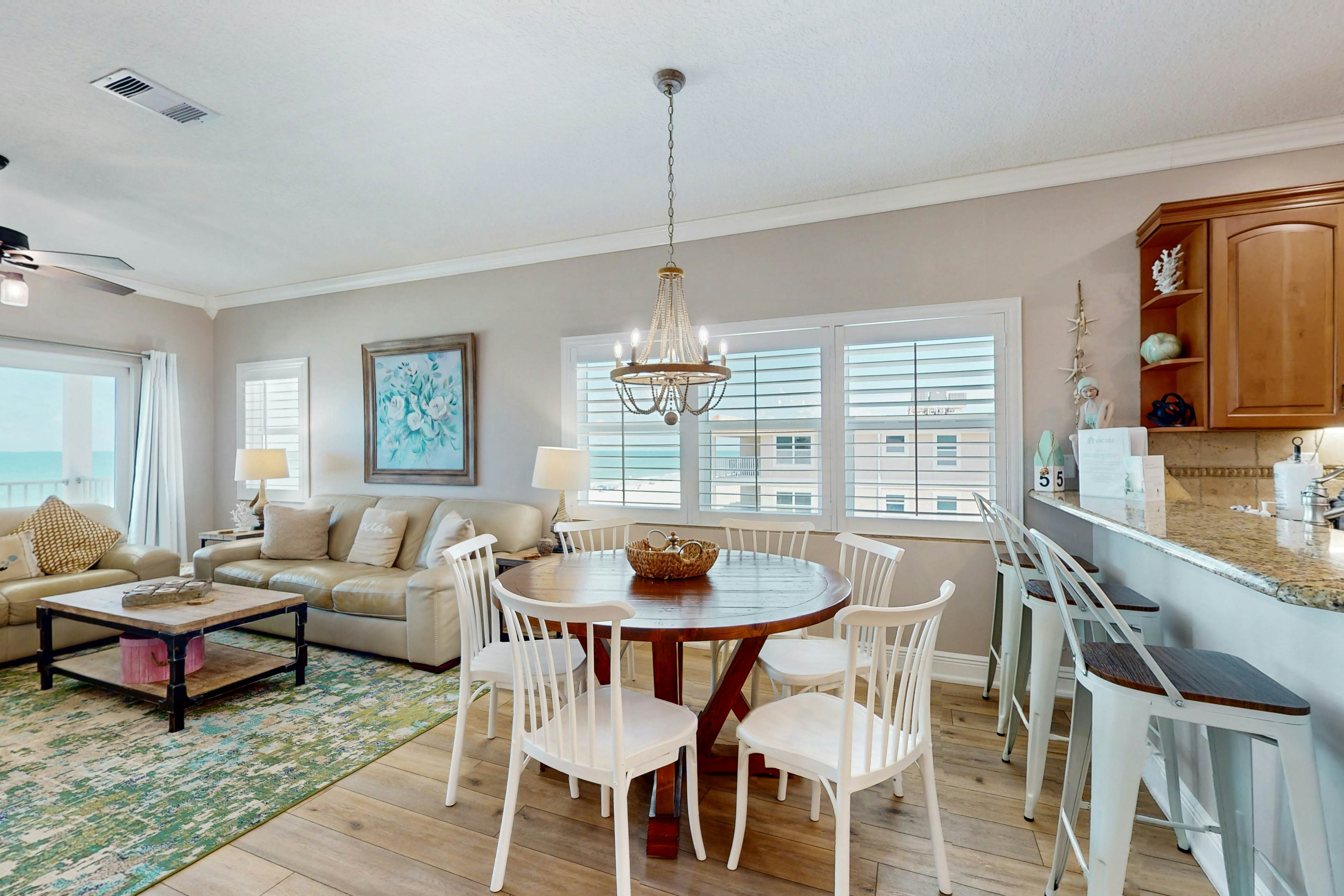 Dog-friendly beachfront paradise with WiFi, AC, washer/dryer