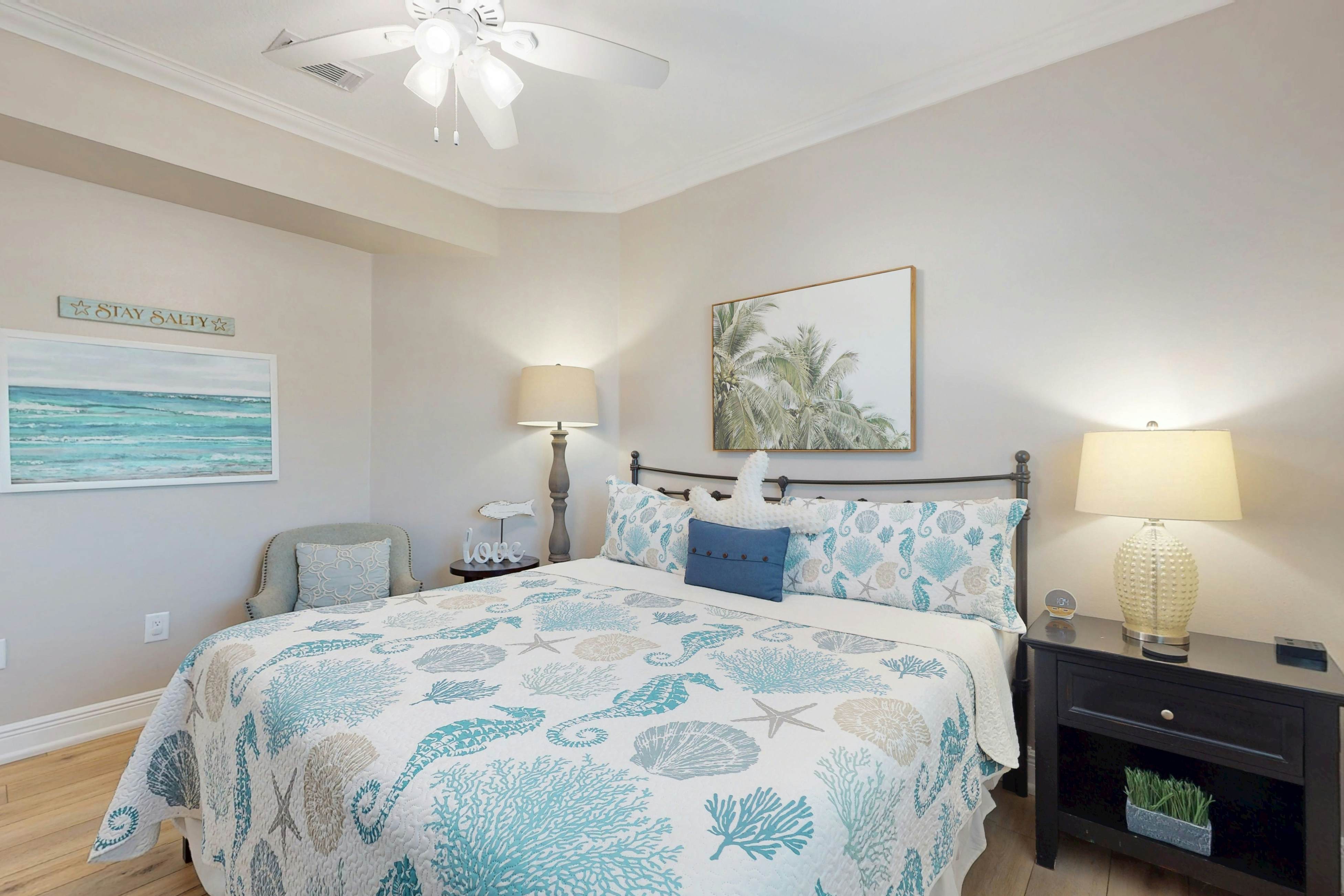 Dog-friendly beachfront paradise with WiFi, AC, washer/dryer