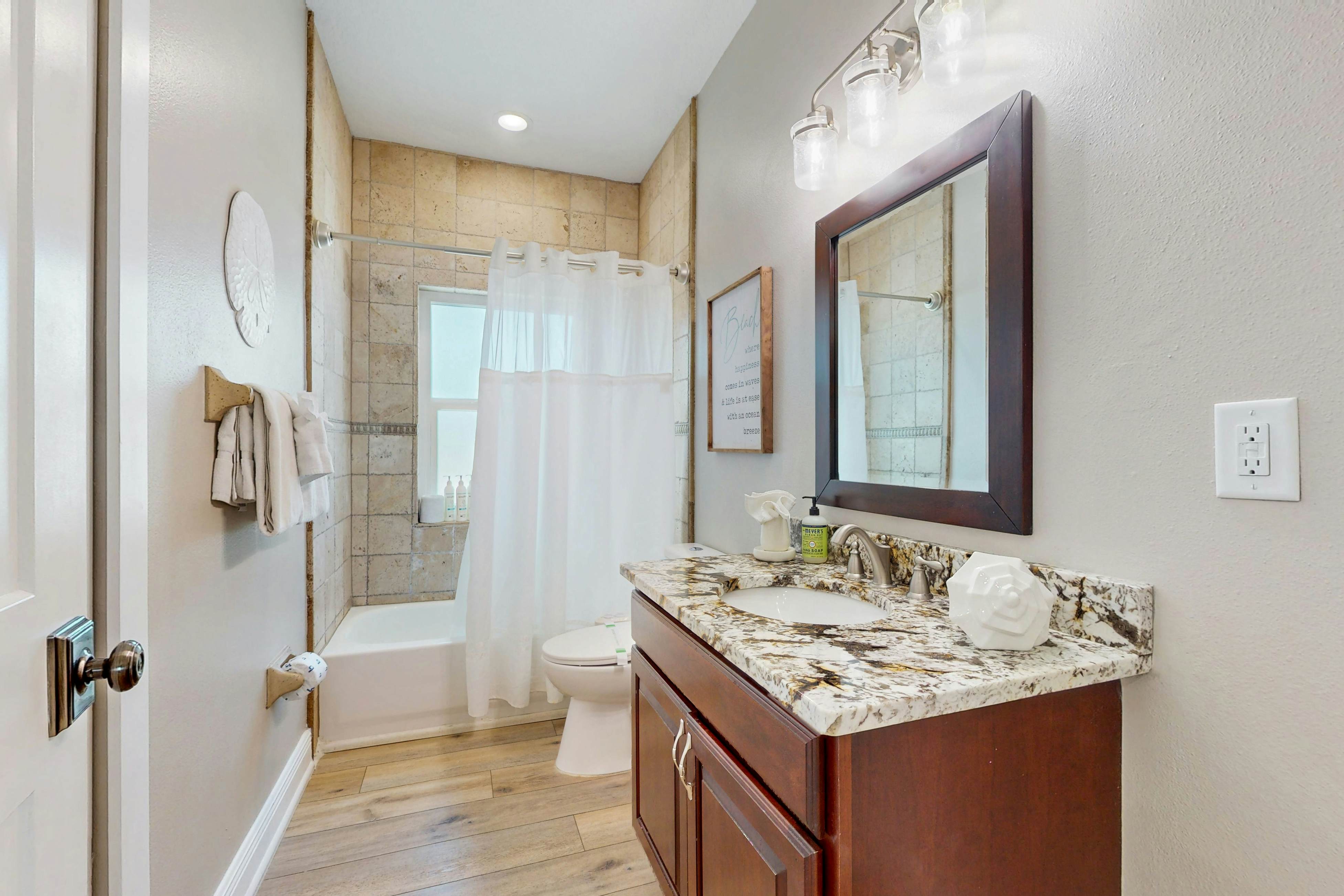 Dog-friendly beachfront paradise with WiFi, AC, washer/dryer