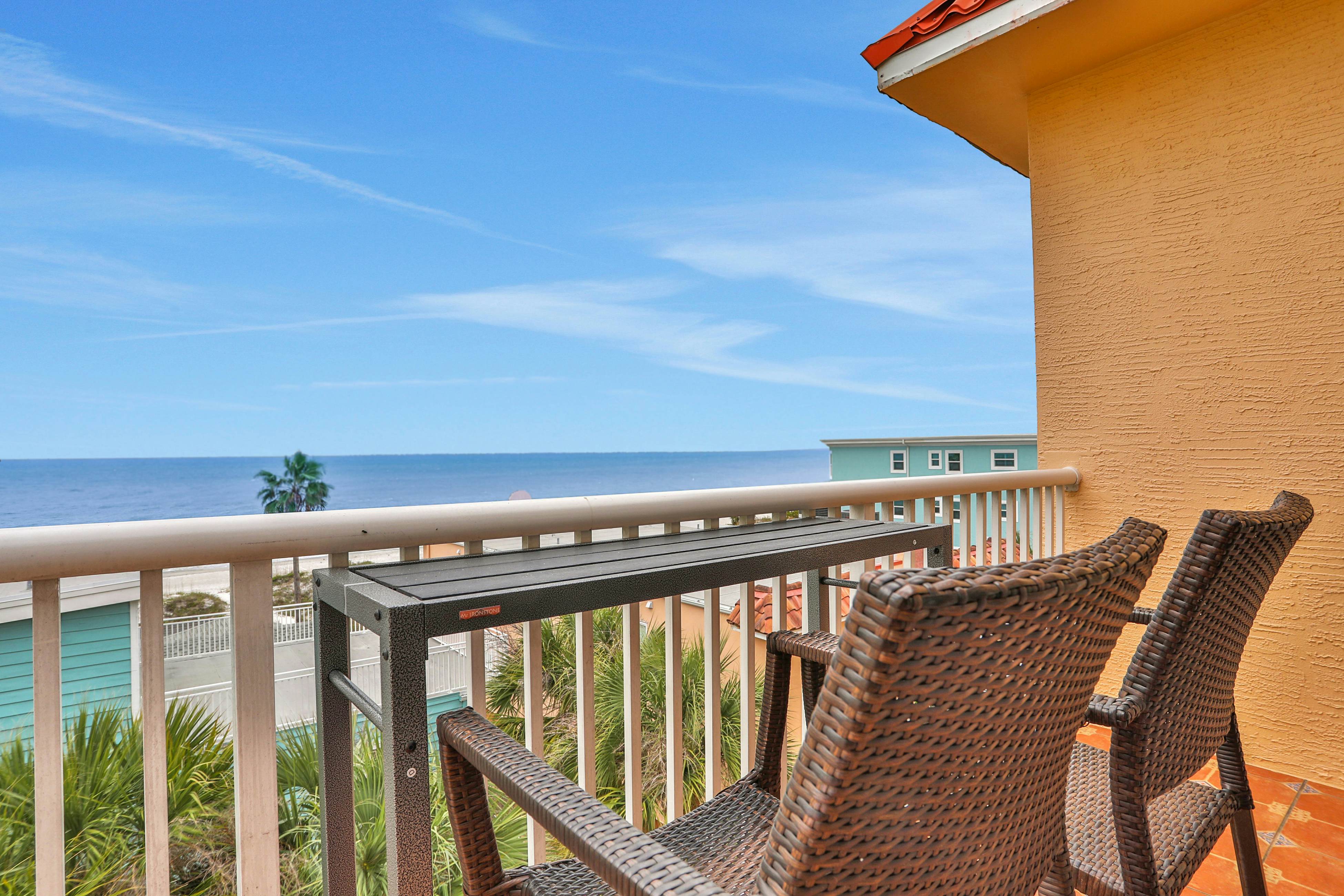 Blissful condo with pool - Gulf-view balcony, private W/D & central AC
