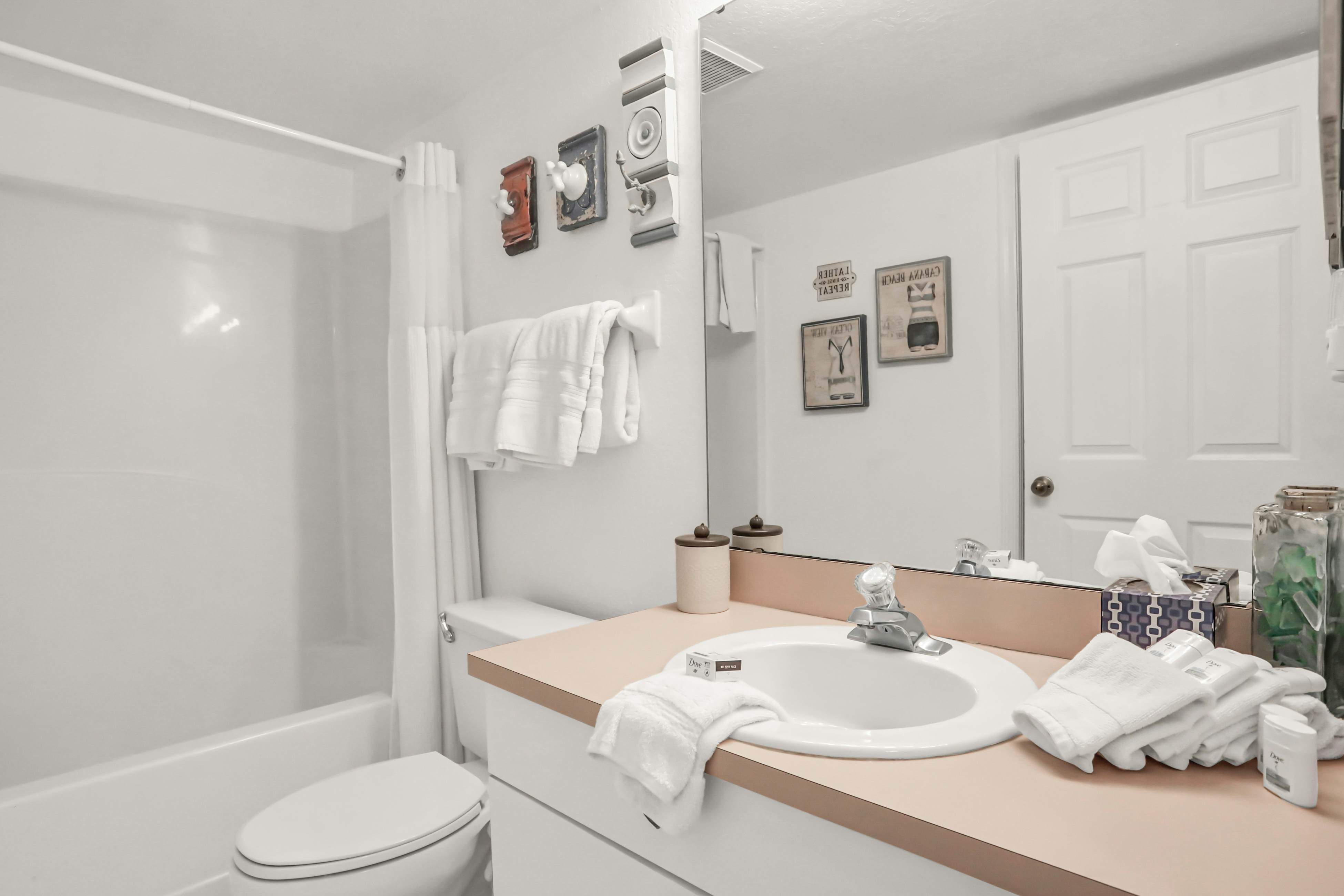 Blissful condo with pool - Gulf-view balcony, private W/D & central AC