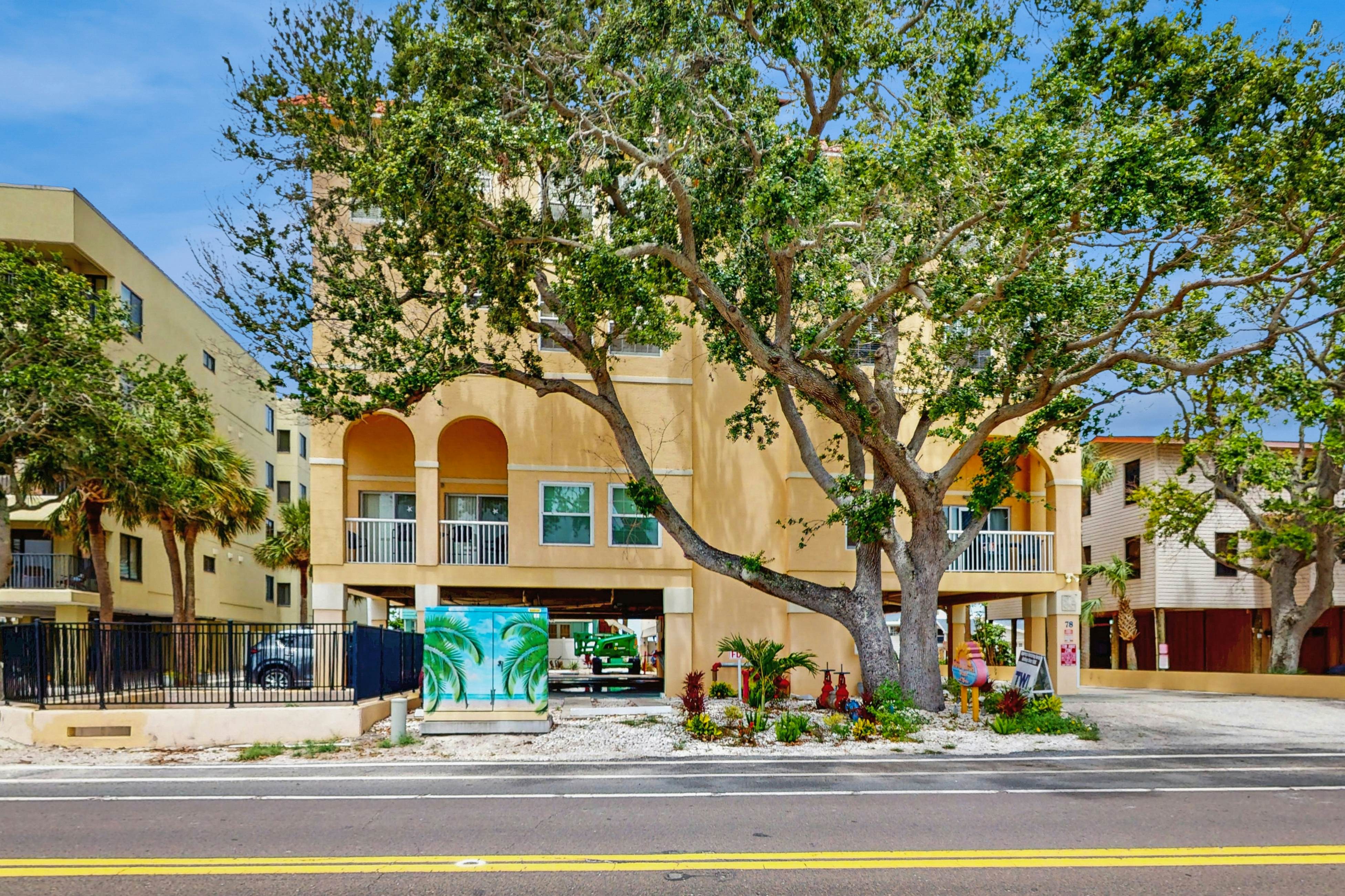 Blissful condo with pool - Gulf-view balcony, private W/D & central AC