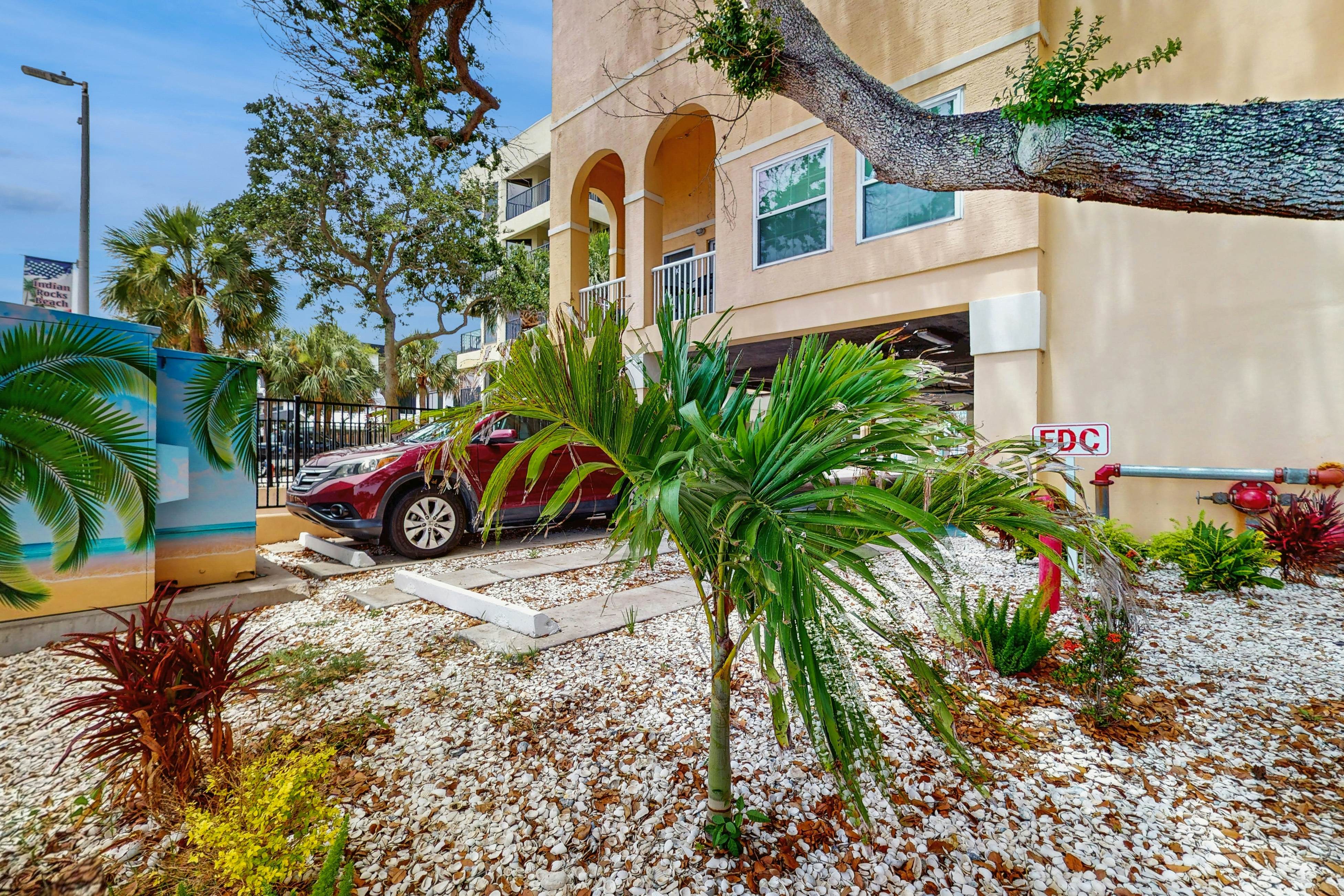 Blissful condo with pool - Gulf-view balcony, private W/D & central AC