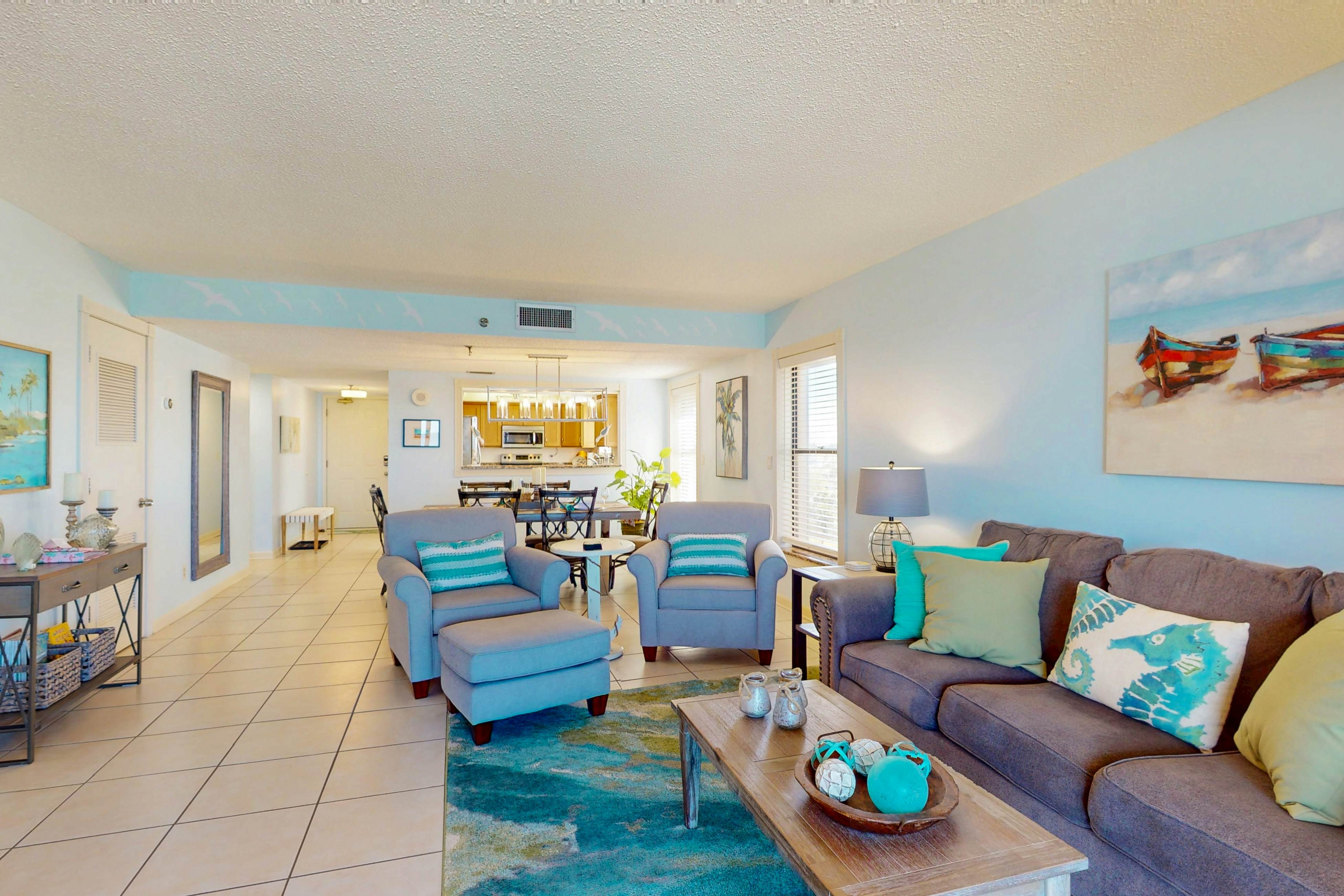Beachfront condo with Gulf views - pool, sauna & direct beach access