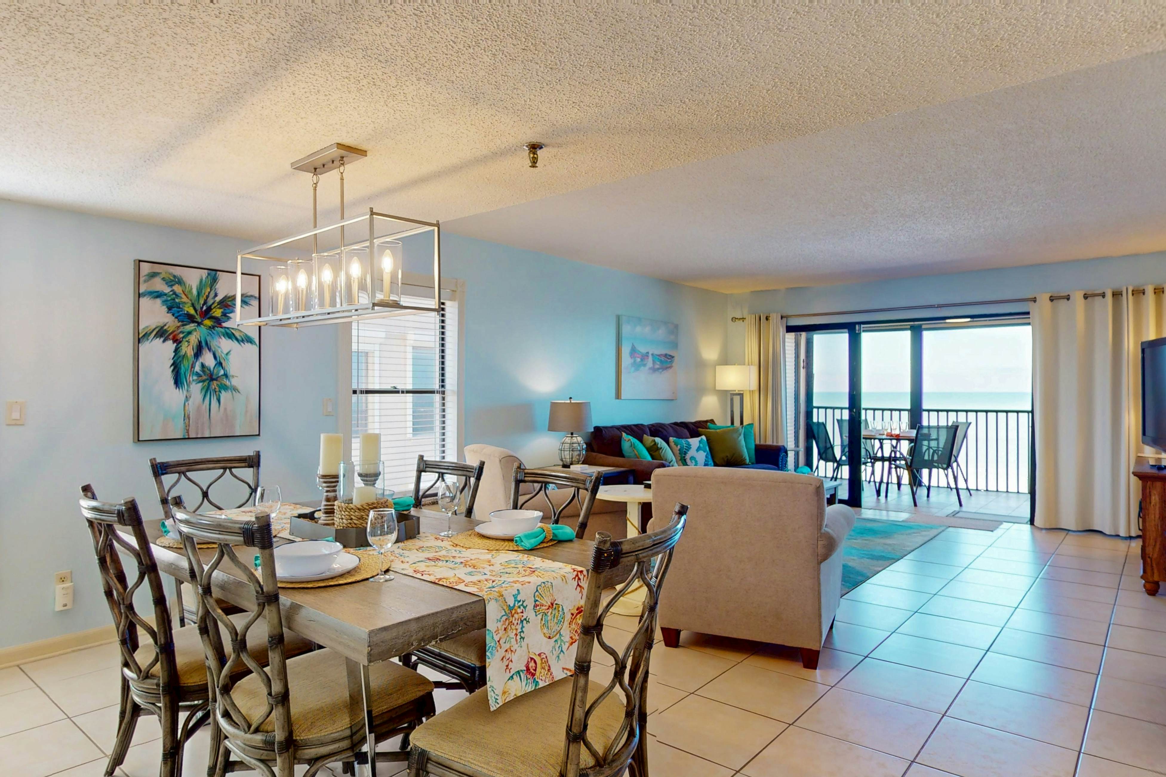 Beachfront condo with Gulf views - pool, sauna & direct beach access