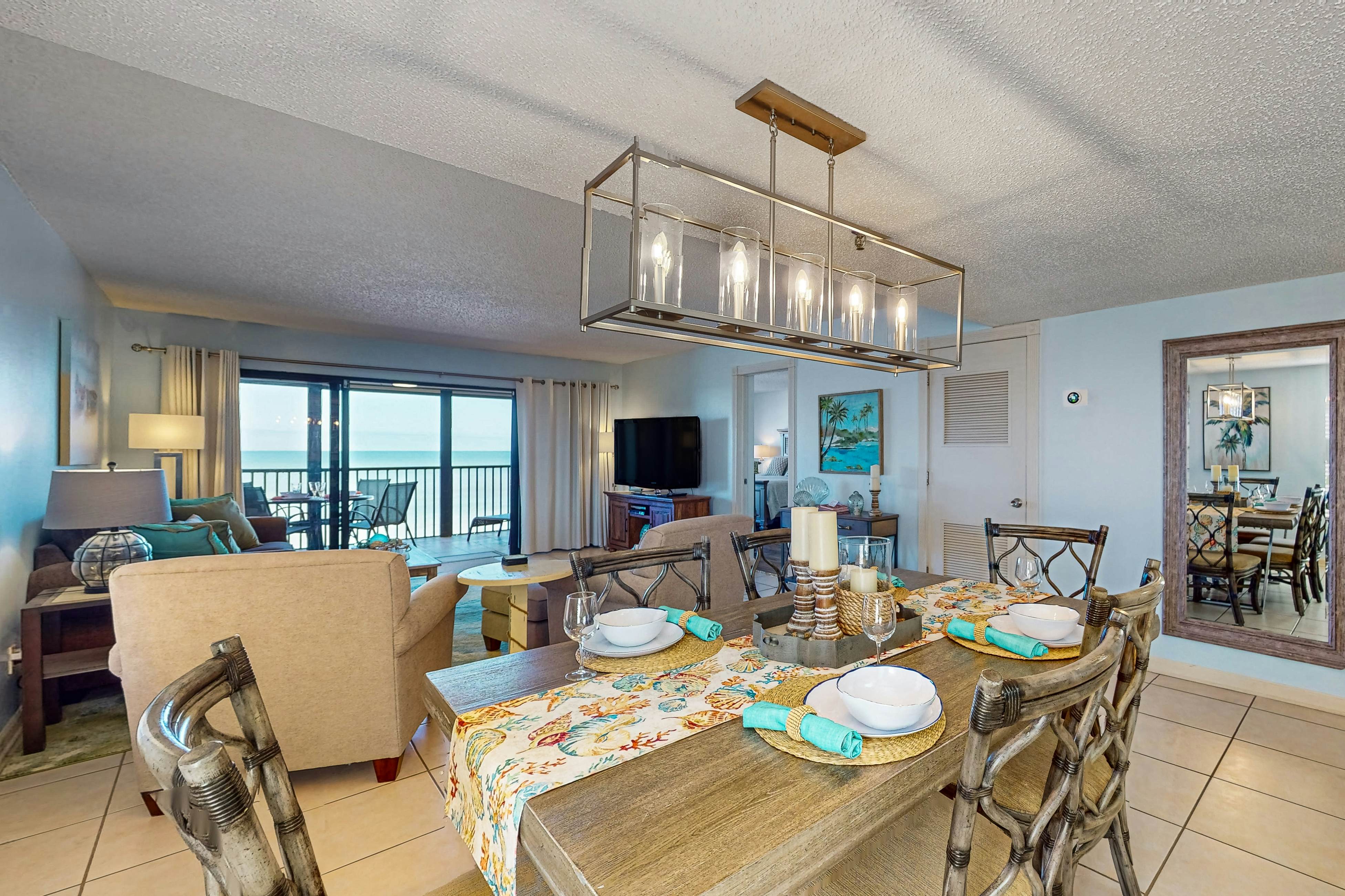 Beachfront condo with Gulf views - pool, sauna & direct beach access