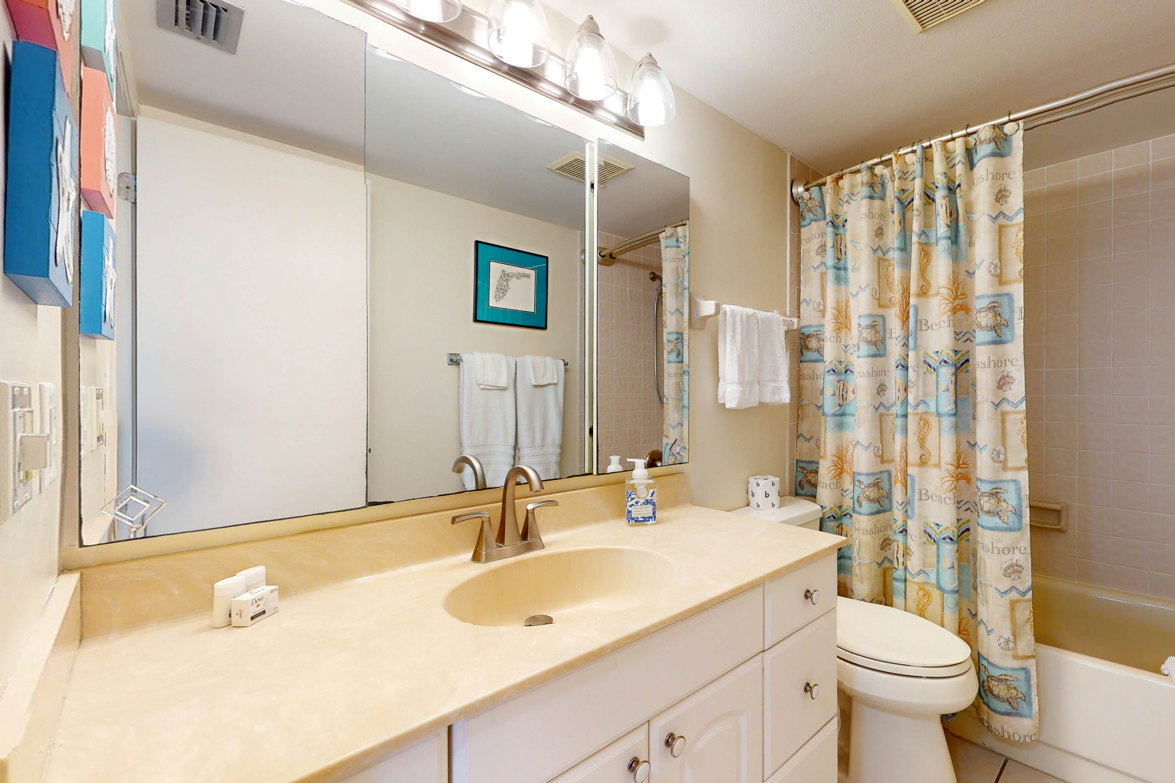 Beachfront condo with Gulf views - pool, sauna & direct beach access