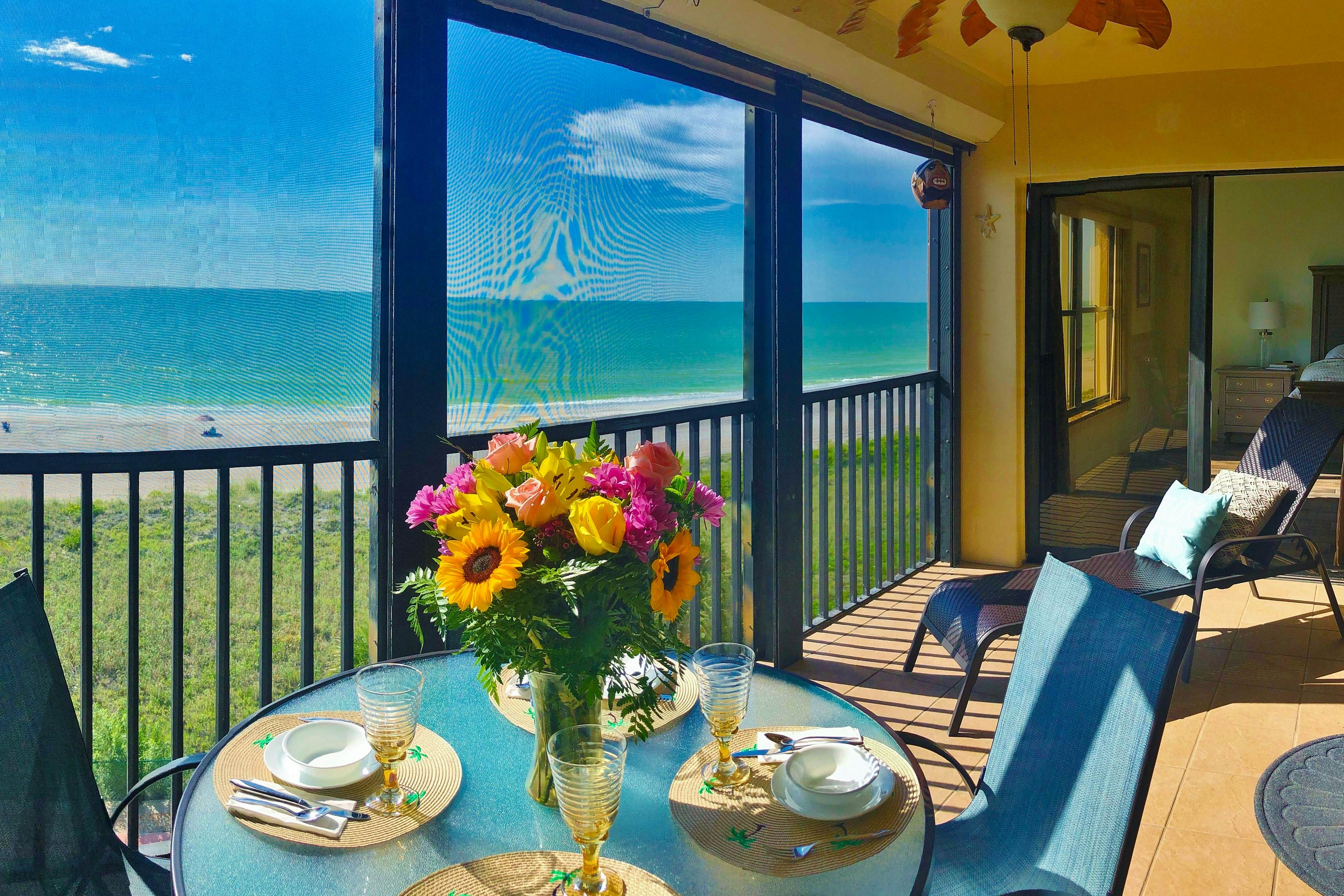 Beachfront condo with Gulf views - pool, sauna & direct beach access