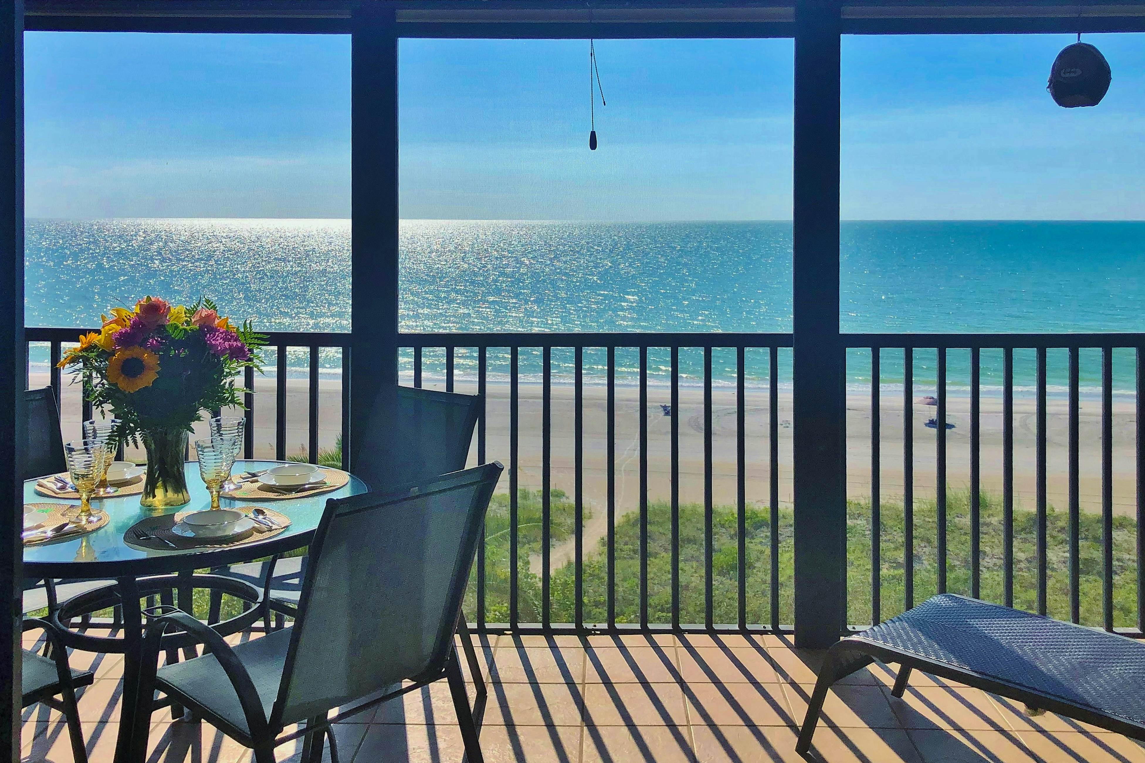 Beachfront condo with Gulf views - pool, sauna & direct beach access