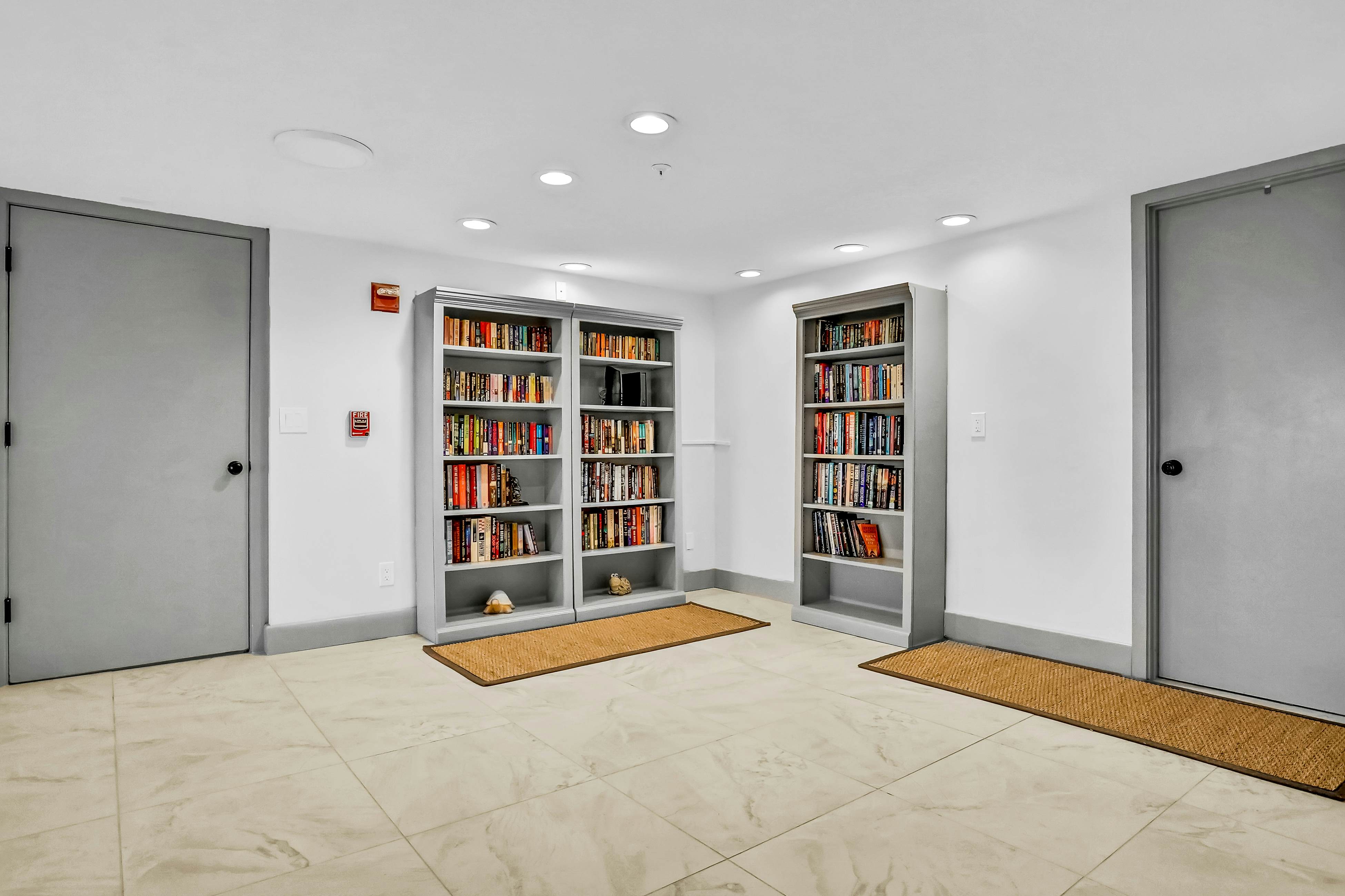 Beachfront condo with Gulf views - pool, sauna & direct beach access