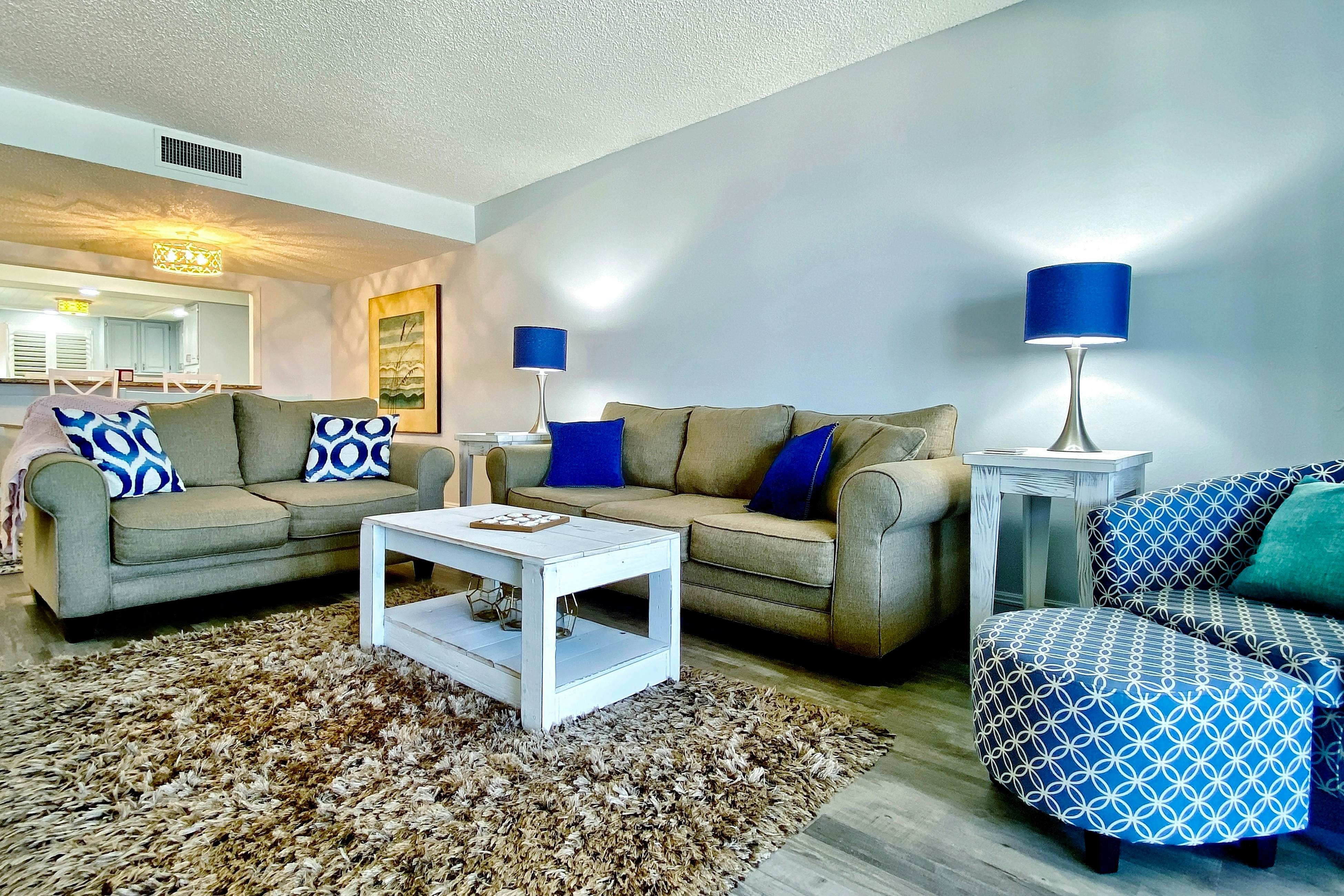 Coastal condo with unbeatable beachfront views - pool & beach access