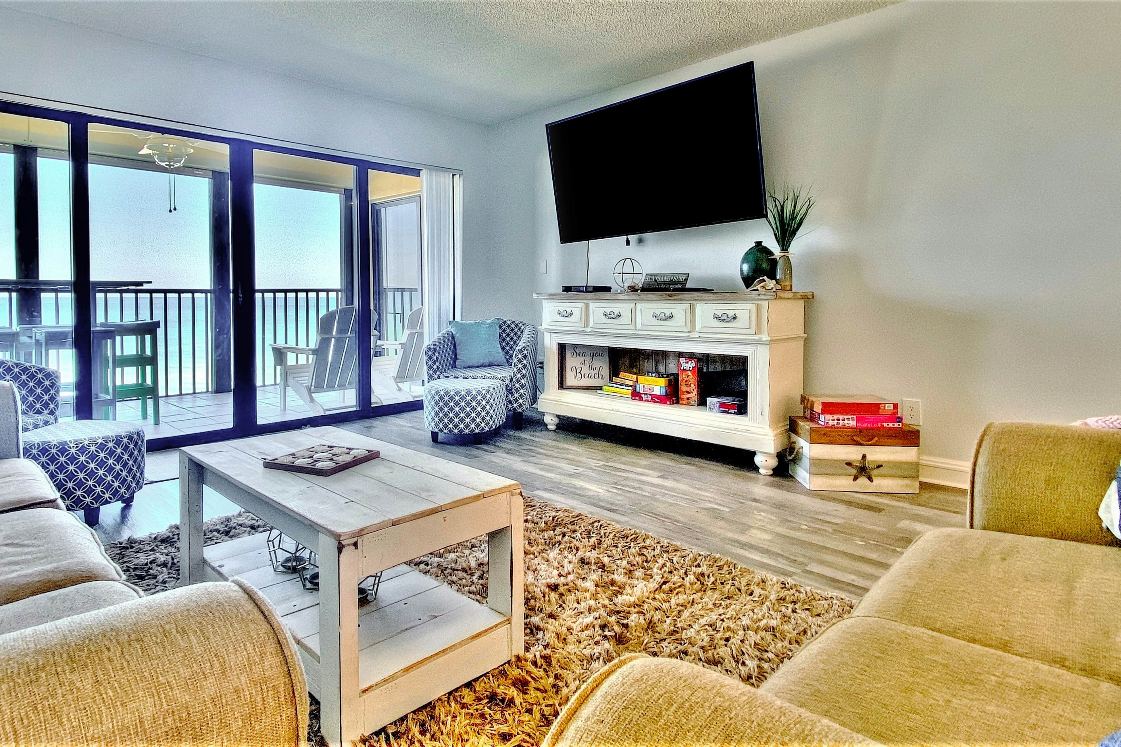 Coastal condo with unbeatable beachfront views - pool & beach access