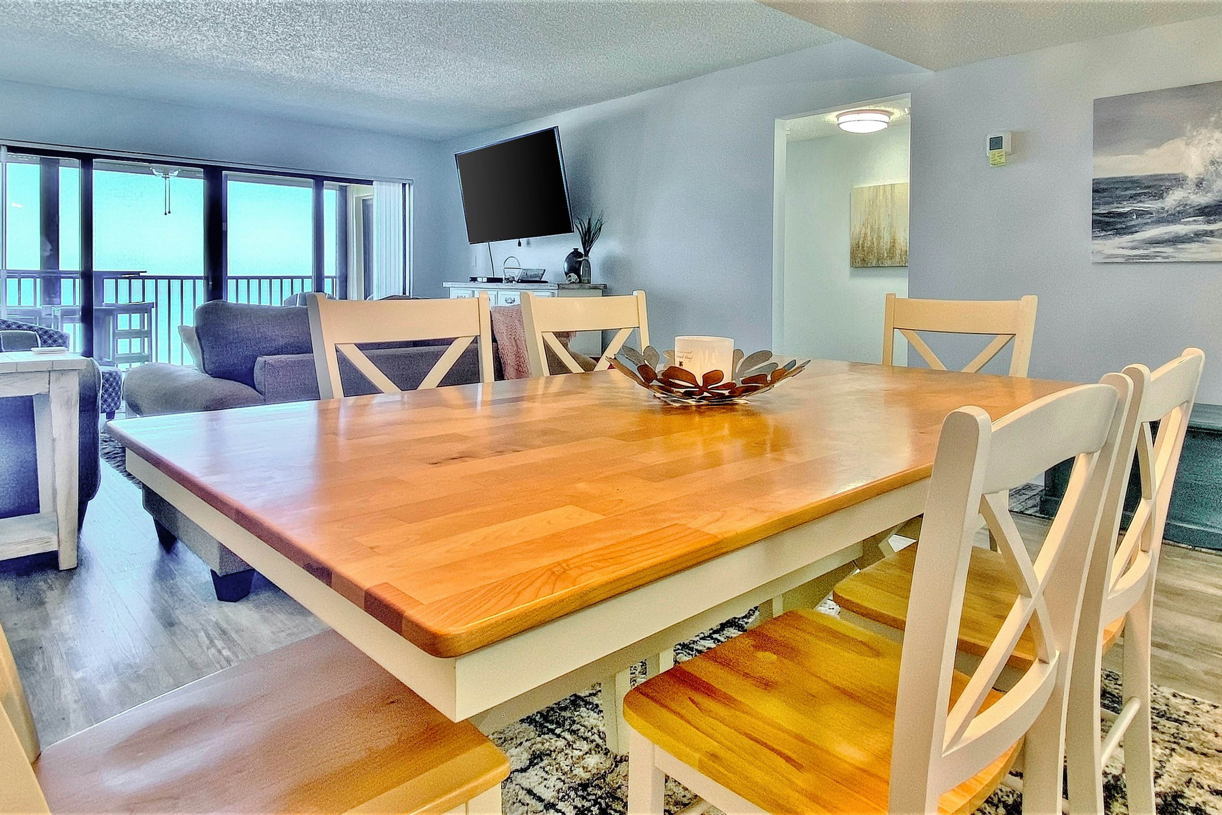 Coastal condo with unbeatable beachfront views - pool & beach access