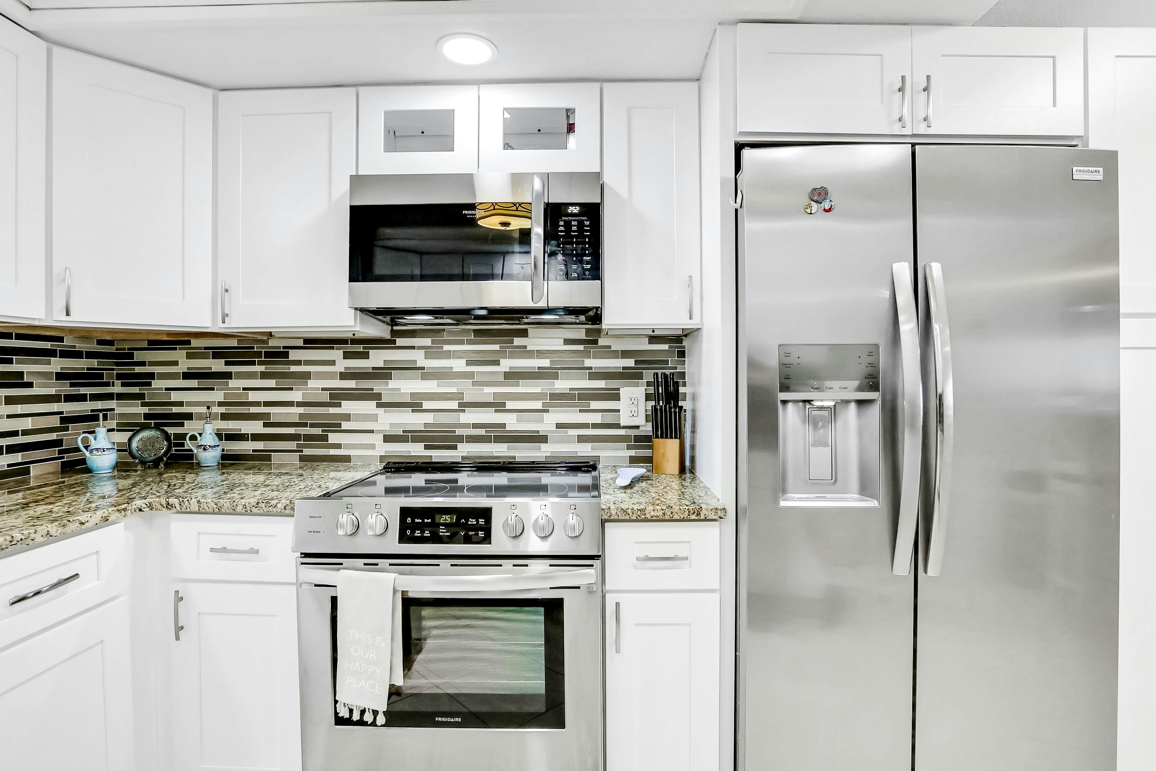 Coastal condo with unbeatable beachfront views - pool & beach access