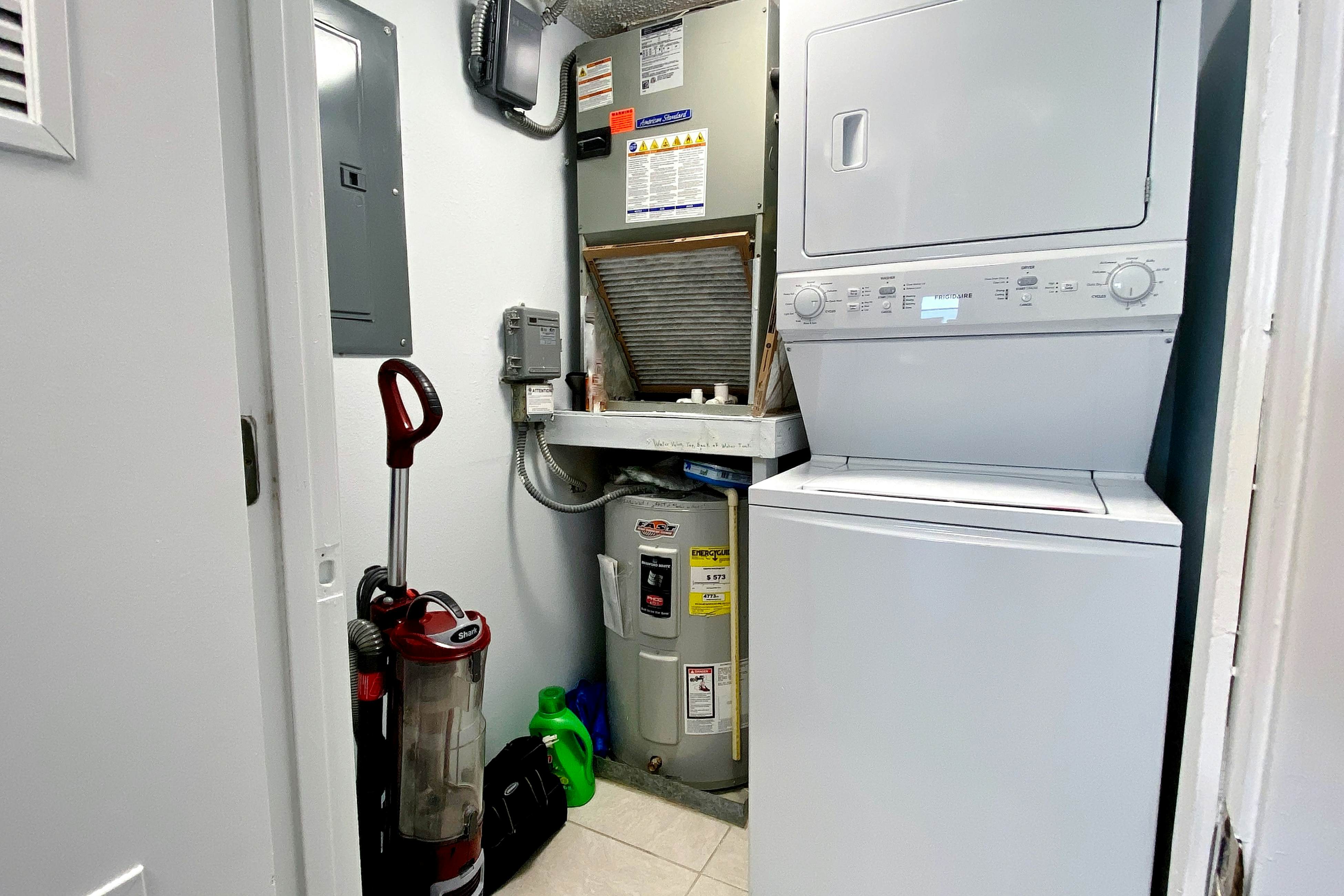 Coastal condo with unbeatable beachfront views - pool & beach access